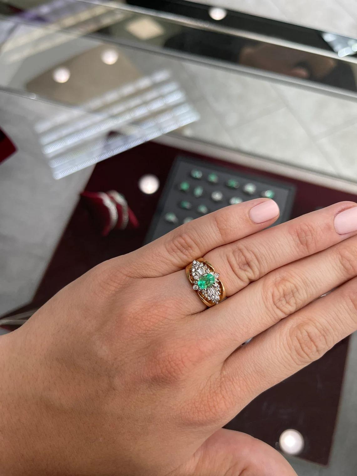 1.60tcw Vintage Colombian Emerald-Oval Cut & Diamond Cluster Statement Ring 14K For Sale 1