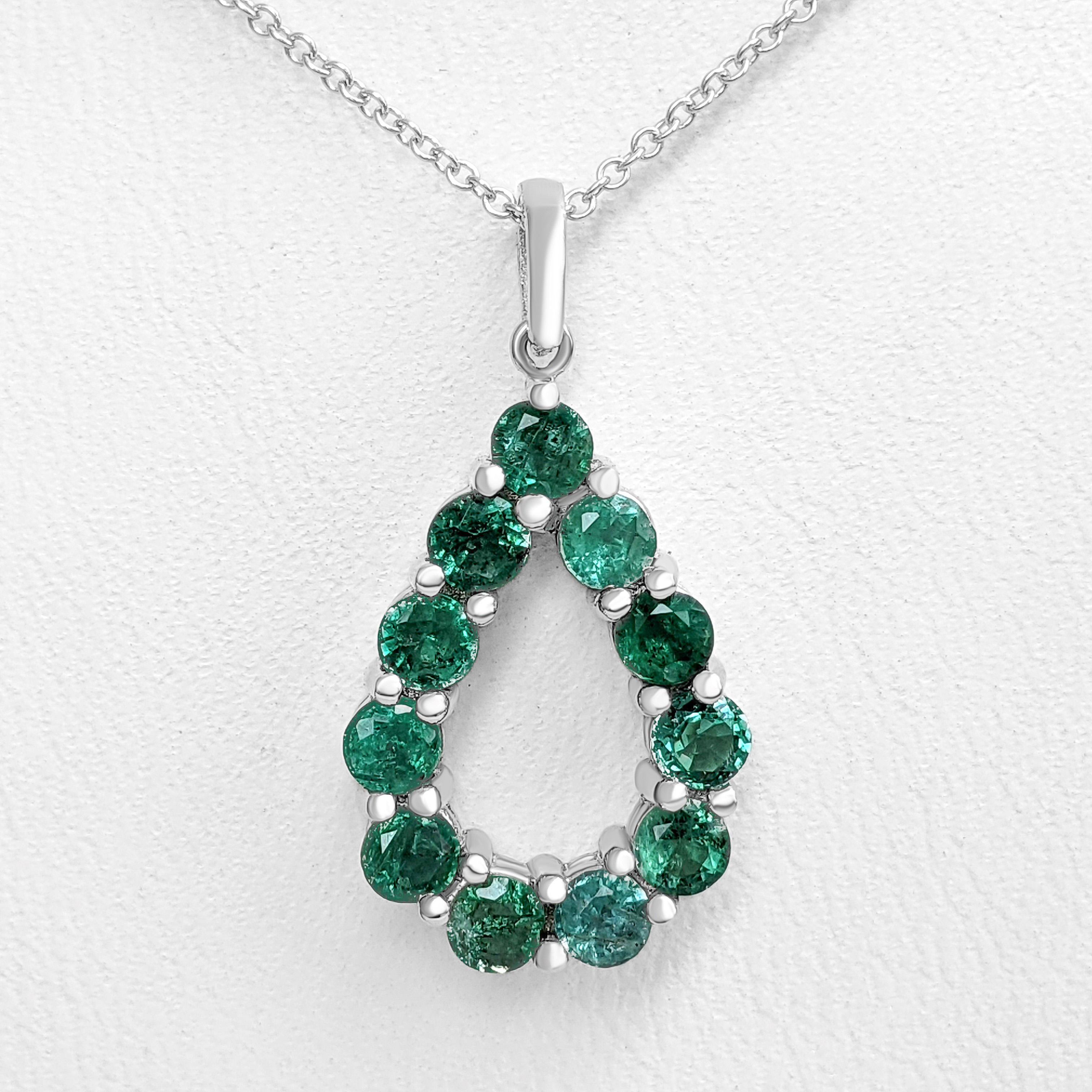 Art Deco NO RESERVE! 1.61 Carat Emerald, 14 Karat White Gold, Necklace with Pendant