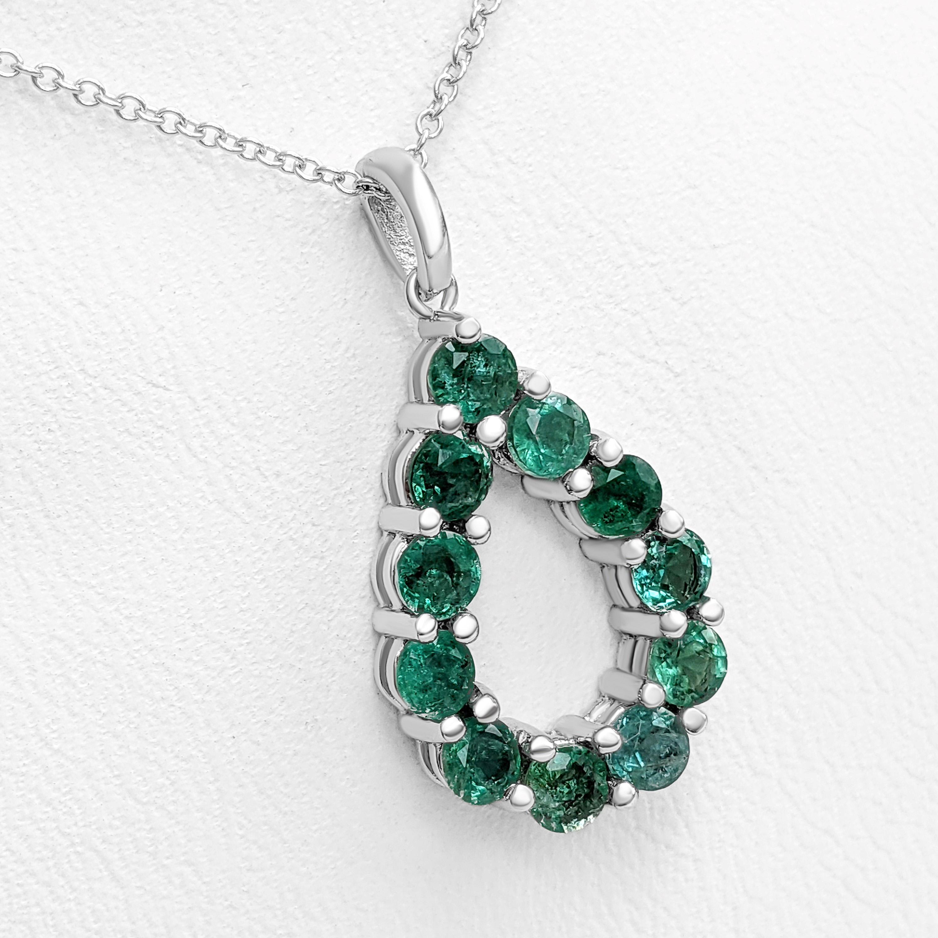 Round Cut NO RESERVE! 1.61 Carat Emerald, 14 Karat White Gold, Necklace with Pendant
