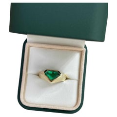 1.61 Carat Emerald Statement 18K White Gold Graceful Brilliance ring