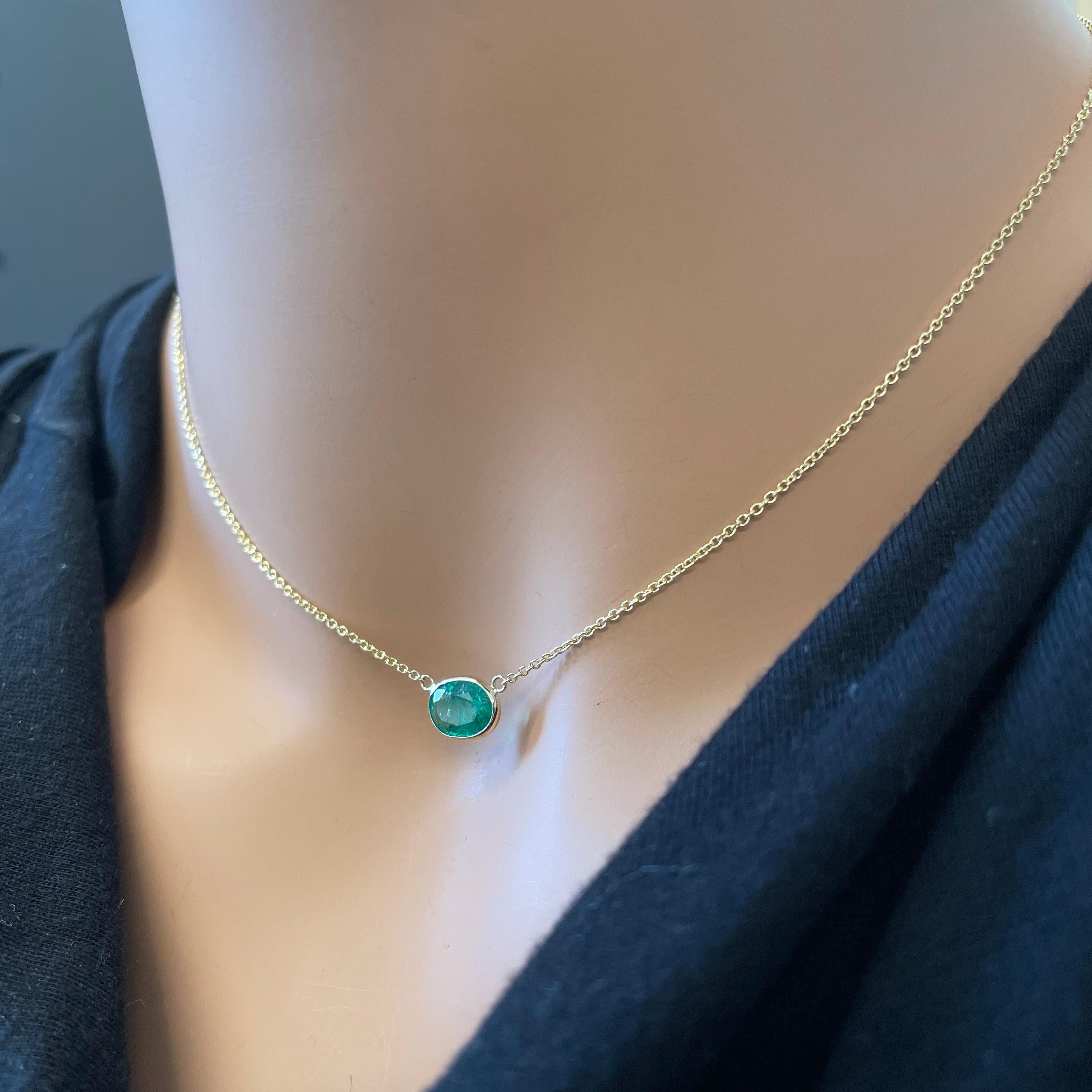 Contemporary 1.61 Carat Green Emerald Oval Cut Fashion Necklaces In 14K Yellow Gold For Sale