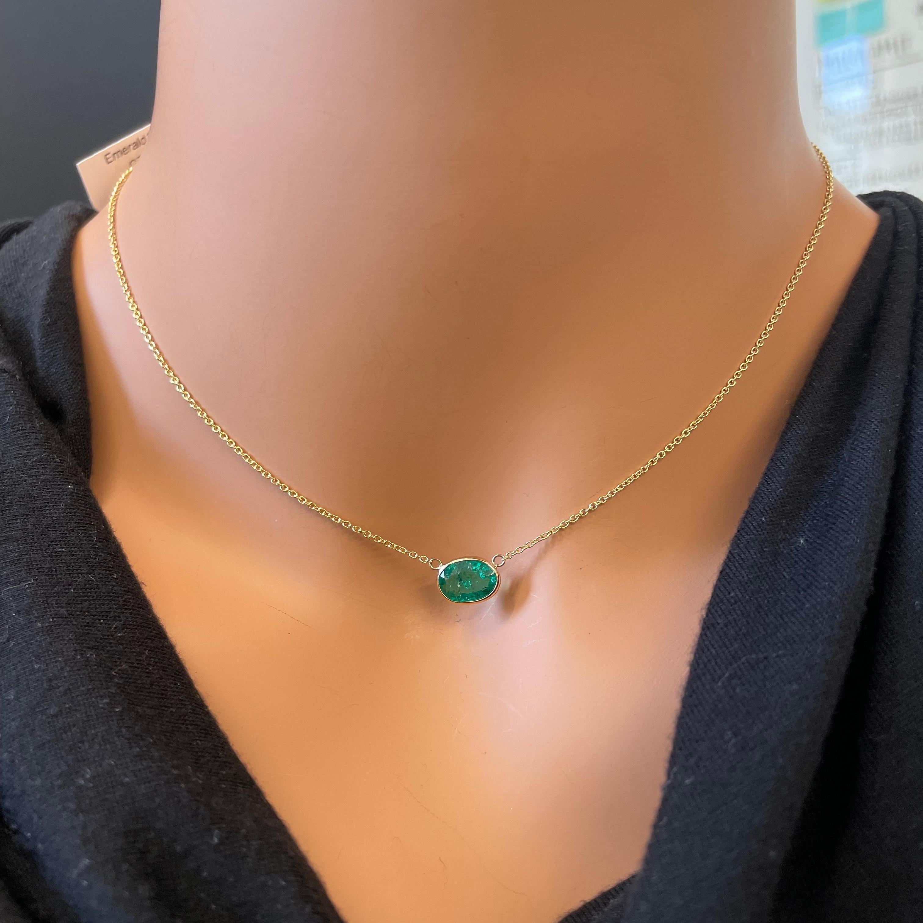 1.61 Carat Green Emerald Oval Cut Fashion Necklaces In 14K Yellow Gold In New Condition For Sale In Chicago, IL