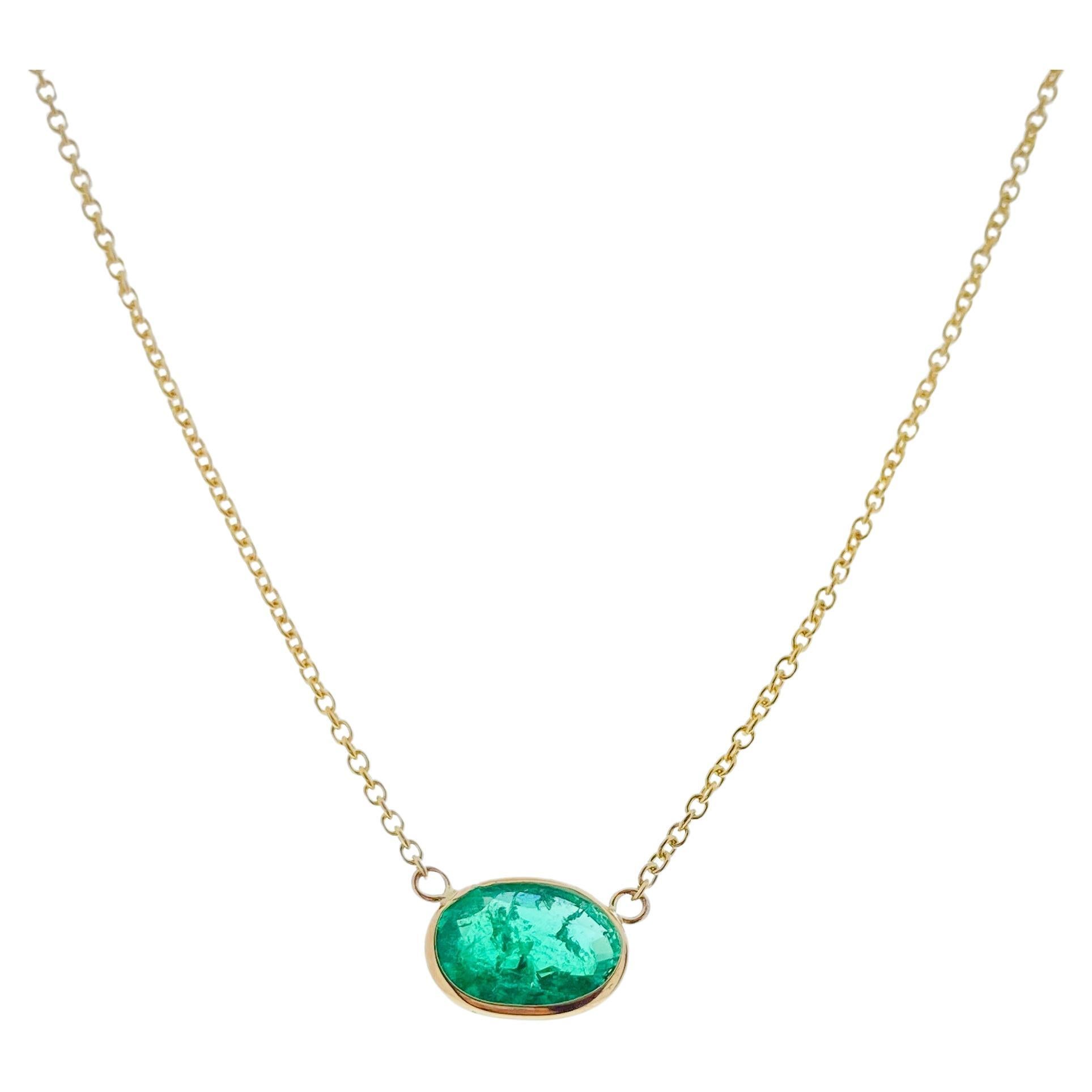 1.61 Carat Green Emerald Oval Cut Fashion Necklaces In 14K Yellow Gold For Sale