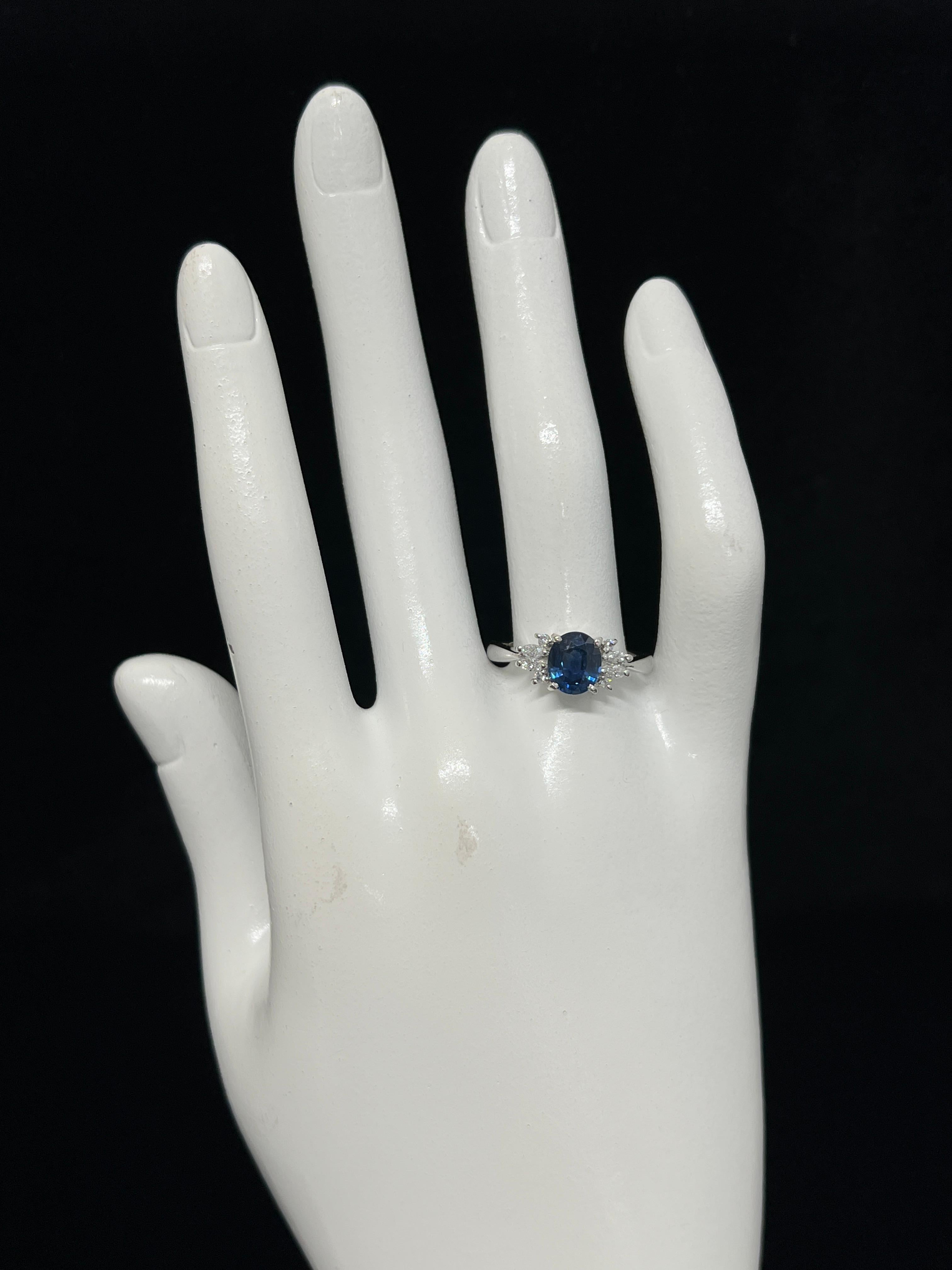 1.61 Carat Natural Blue Sapphire and Diamond Made in Platinum For Sale 1