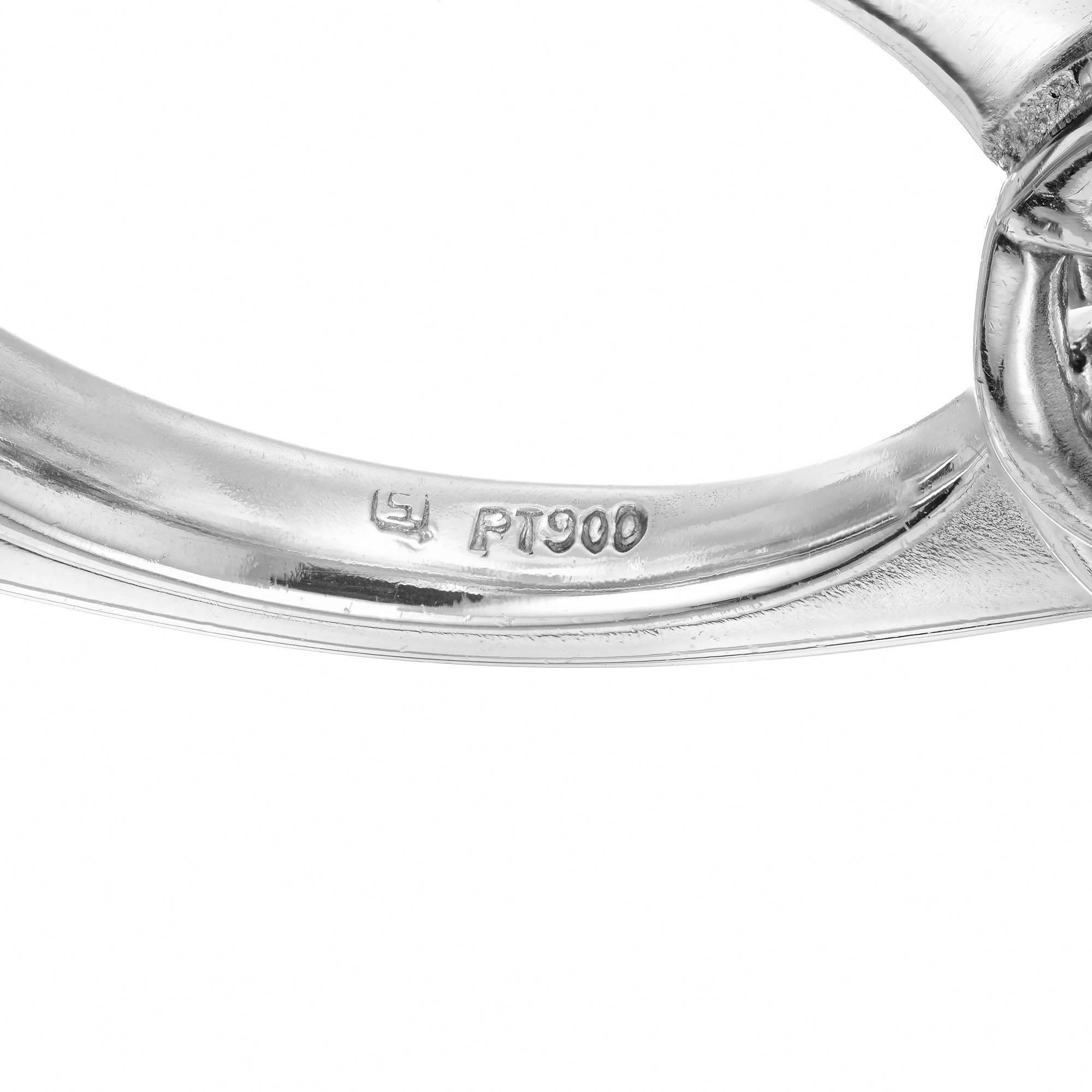 Anello di fidanzamento a tre pietre in platino con zaffiro Padparadscha da 1,61 carati in vendita 2