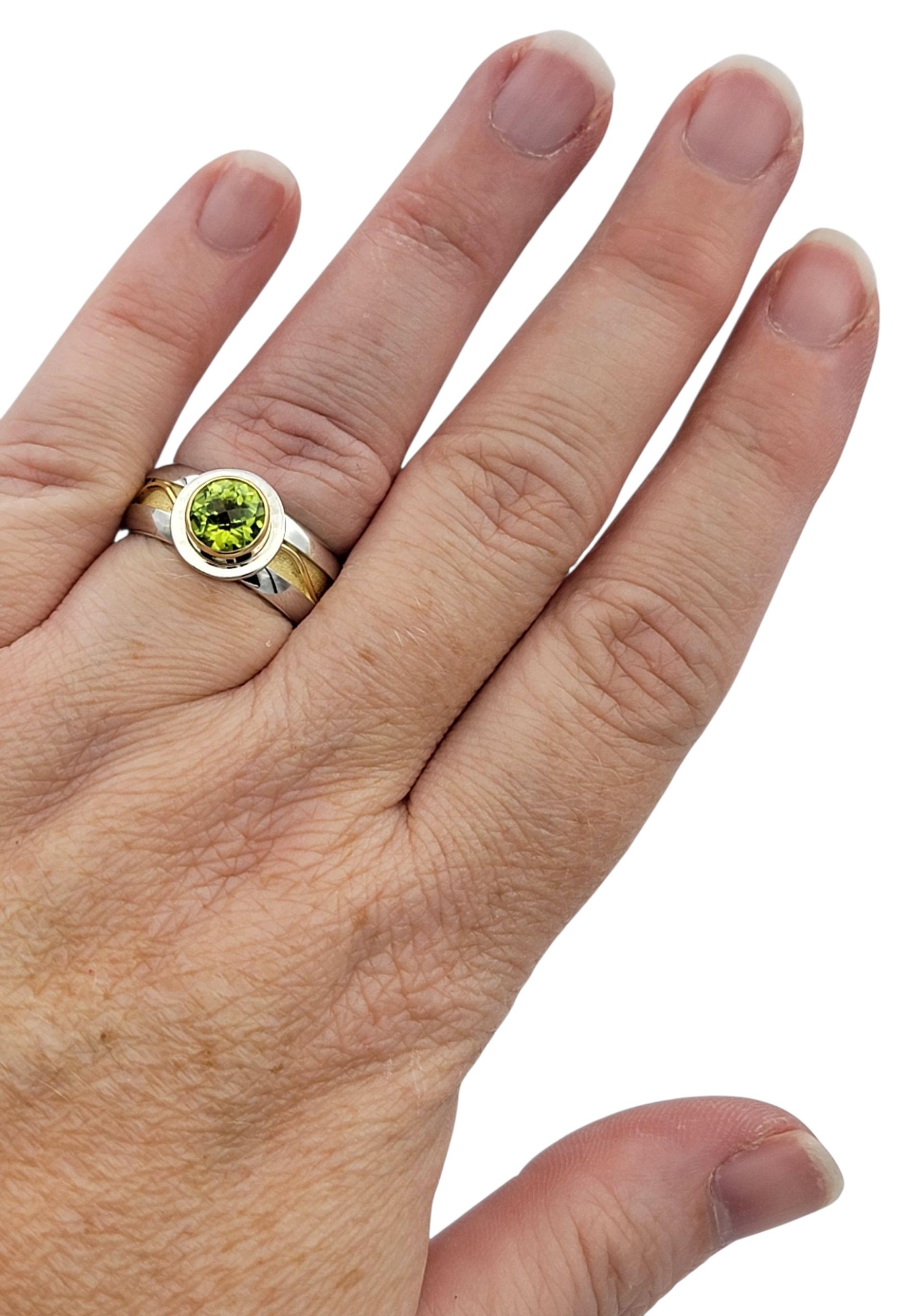 1.61 Carat Round Cut Bezel Set Peridot Solitaire Ring in Two-Tone 18 Karat Gold For Sale 5
