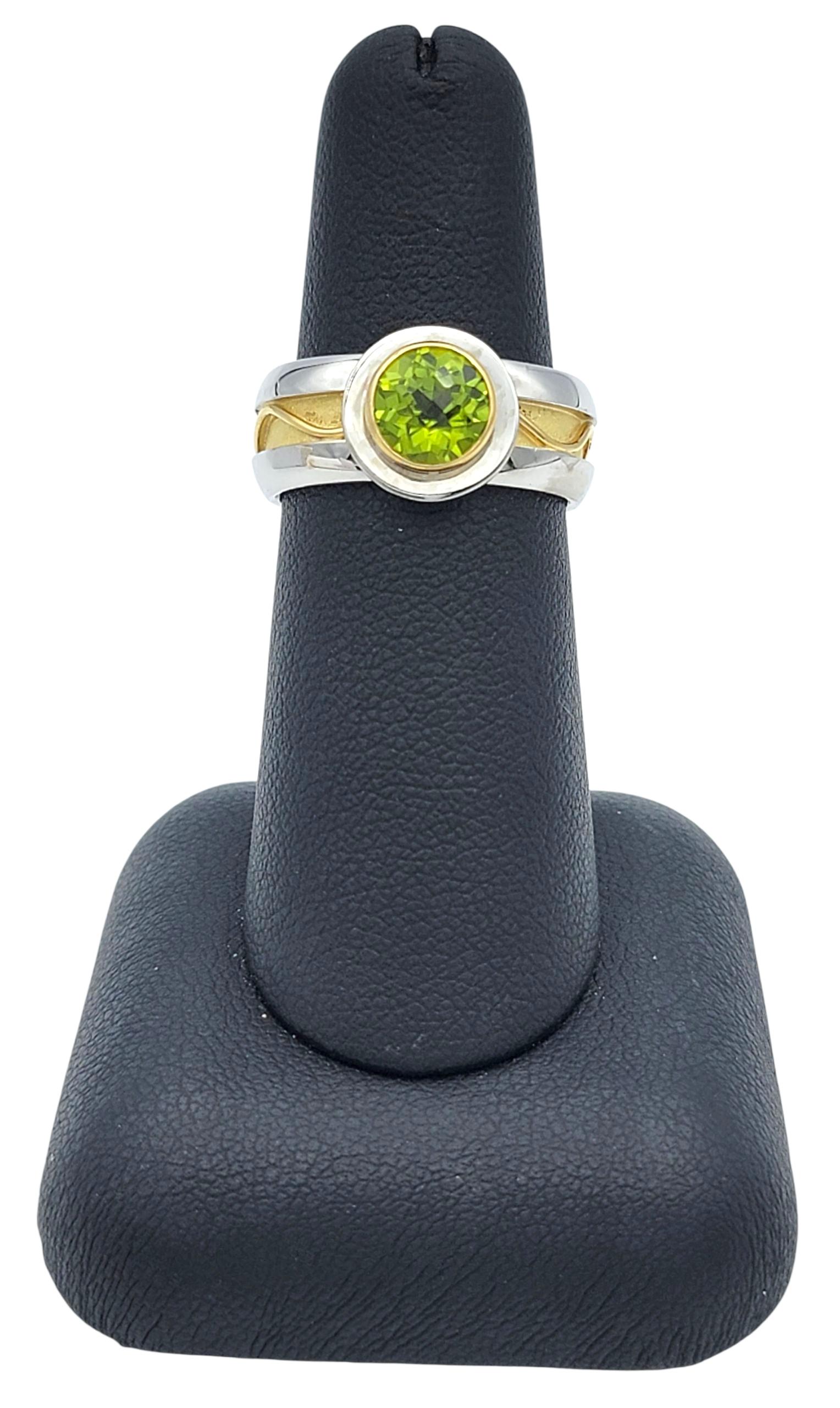 1.61 Carat Round Cut Bezel Set Peridot Solitaire Ring in Two-Tone 18 Karat Gold For Sale 6