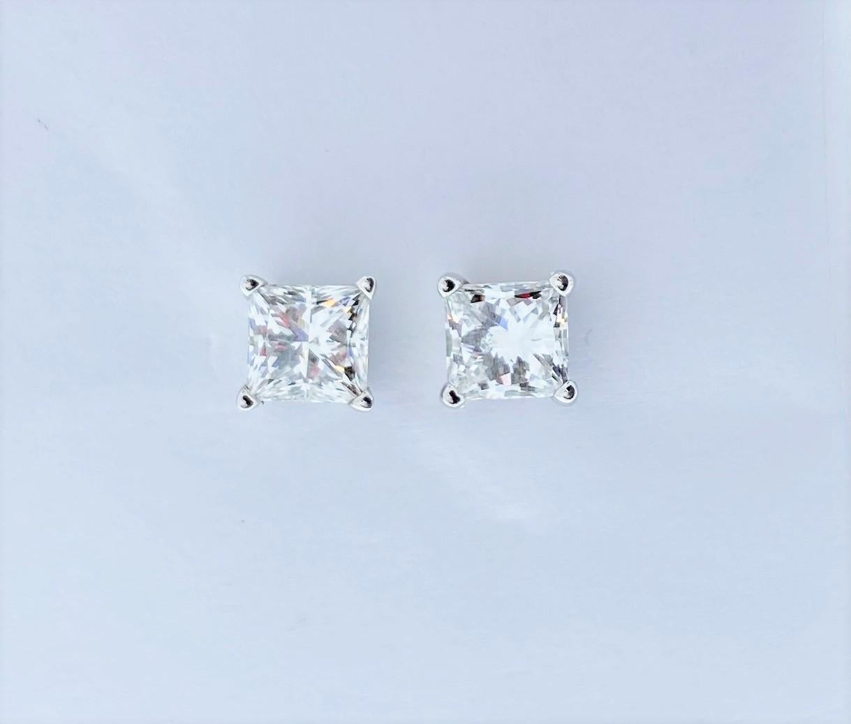 1.61 Carat Total Princess Cut Diamond Stud Earrings in 14 Karat White Gold In New Condition In Chicago, IL