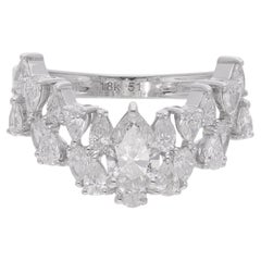 1,61 ct. Handgefertigter Ring aus 18 Karat Weißgold mit birnenförmigem Diamanten im Chevron-Design