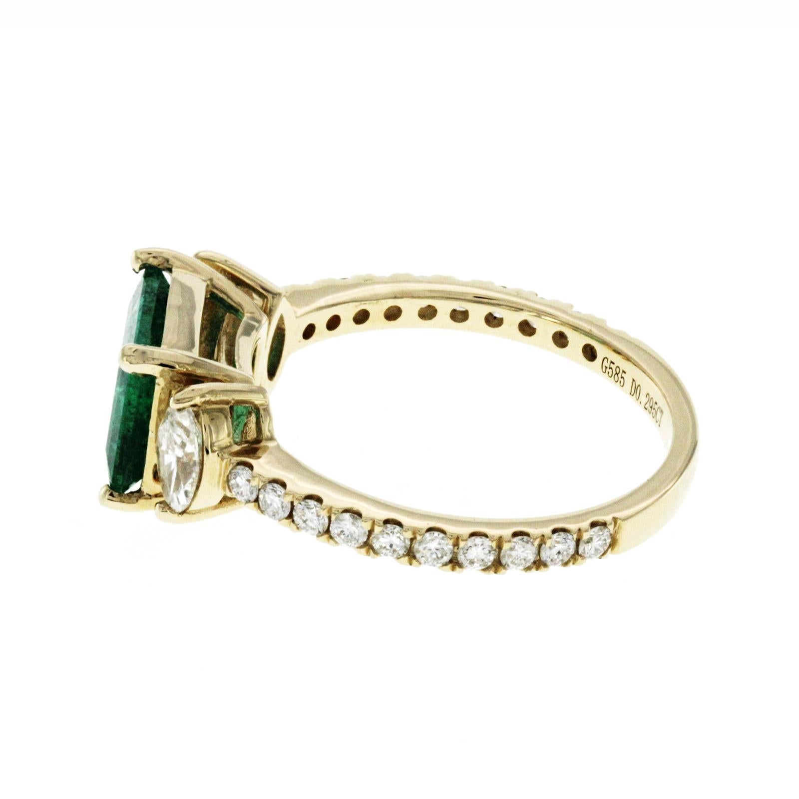 1.61 CT Zambian Emerald & 0.67 CT Diamonds in 14K Yellow Gold Engagement Ring In New Condition For Sale In Los Angeles, CA