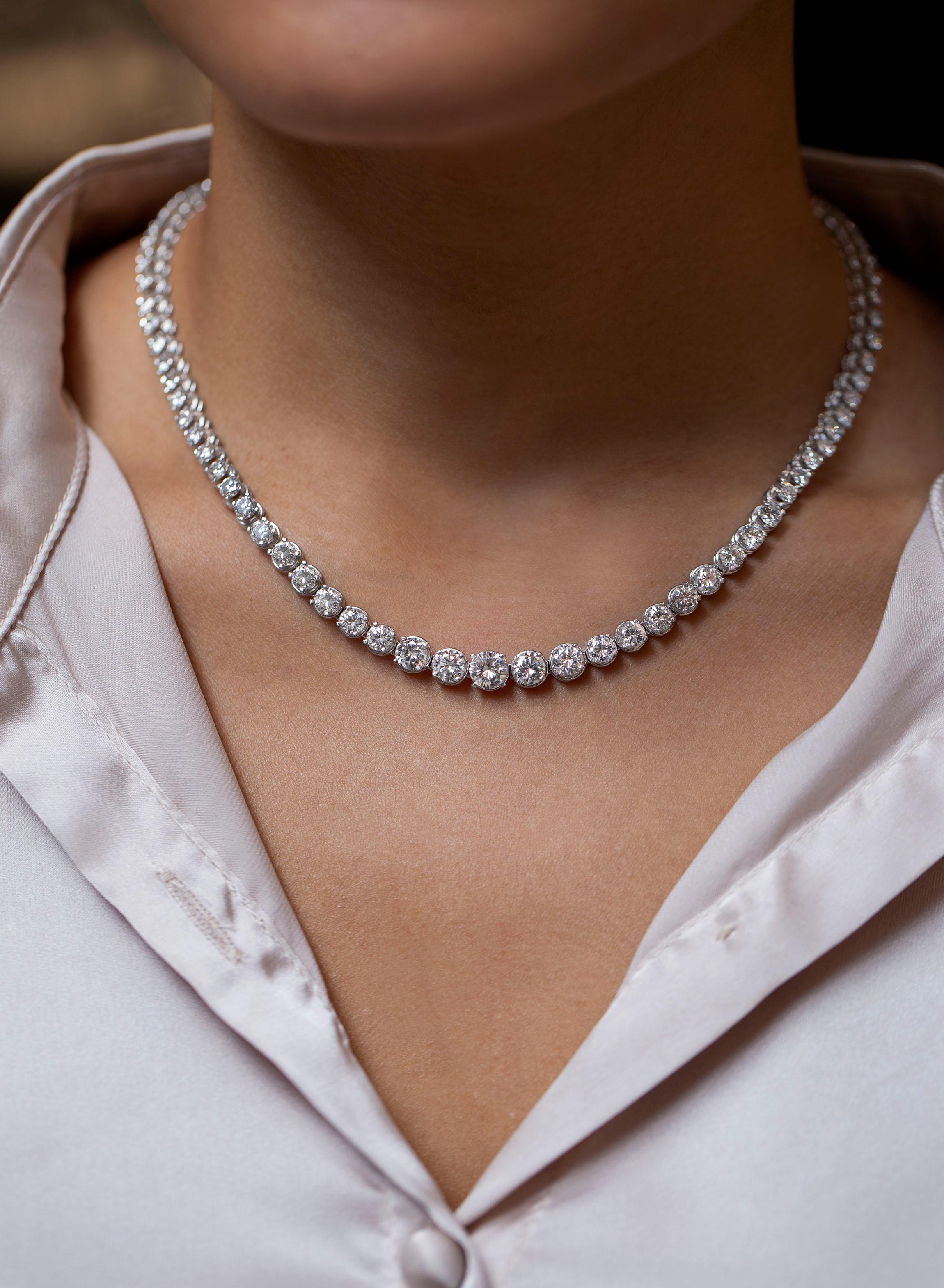 Round Cut Vintage 16.10 Carats Total Round Brilliant Diamond Tennis Necklace in Platinum For Sale