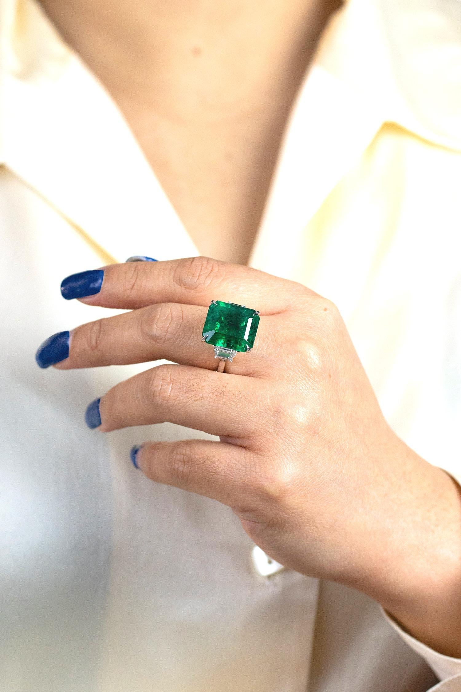 Contemporary Roman Malakov 16.10 Carats Emerald & Diamond Three-Stone Engagement Ring For Sale