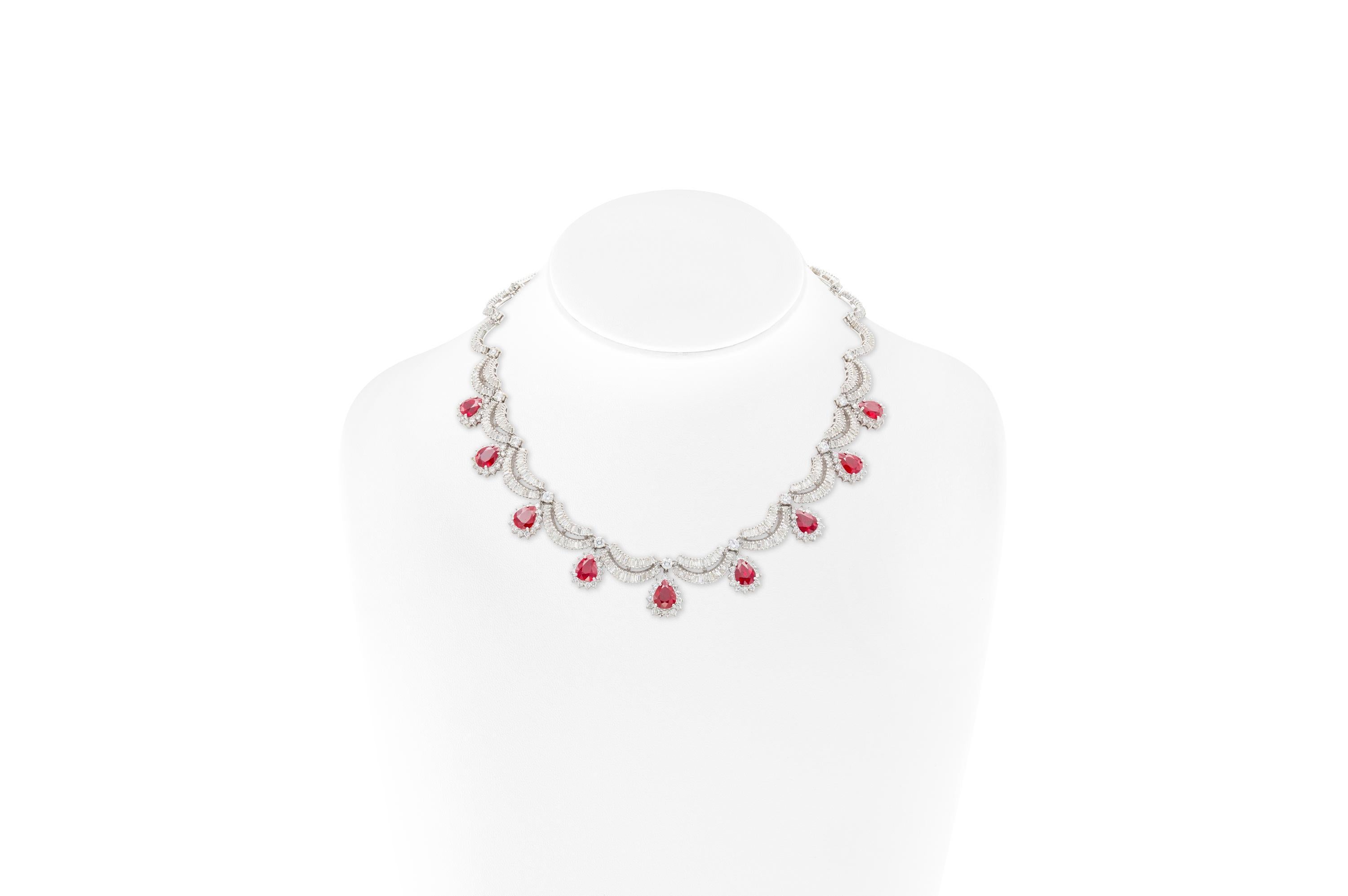 Collar de gotas de rubí en forma de pera de 16,15 quilates y diamantes de 22,10 quilates Corte pera en venta