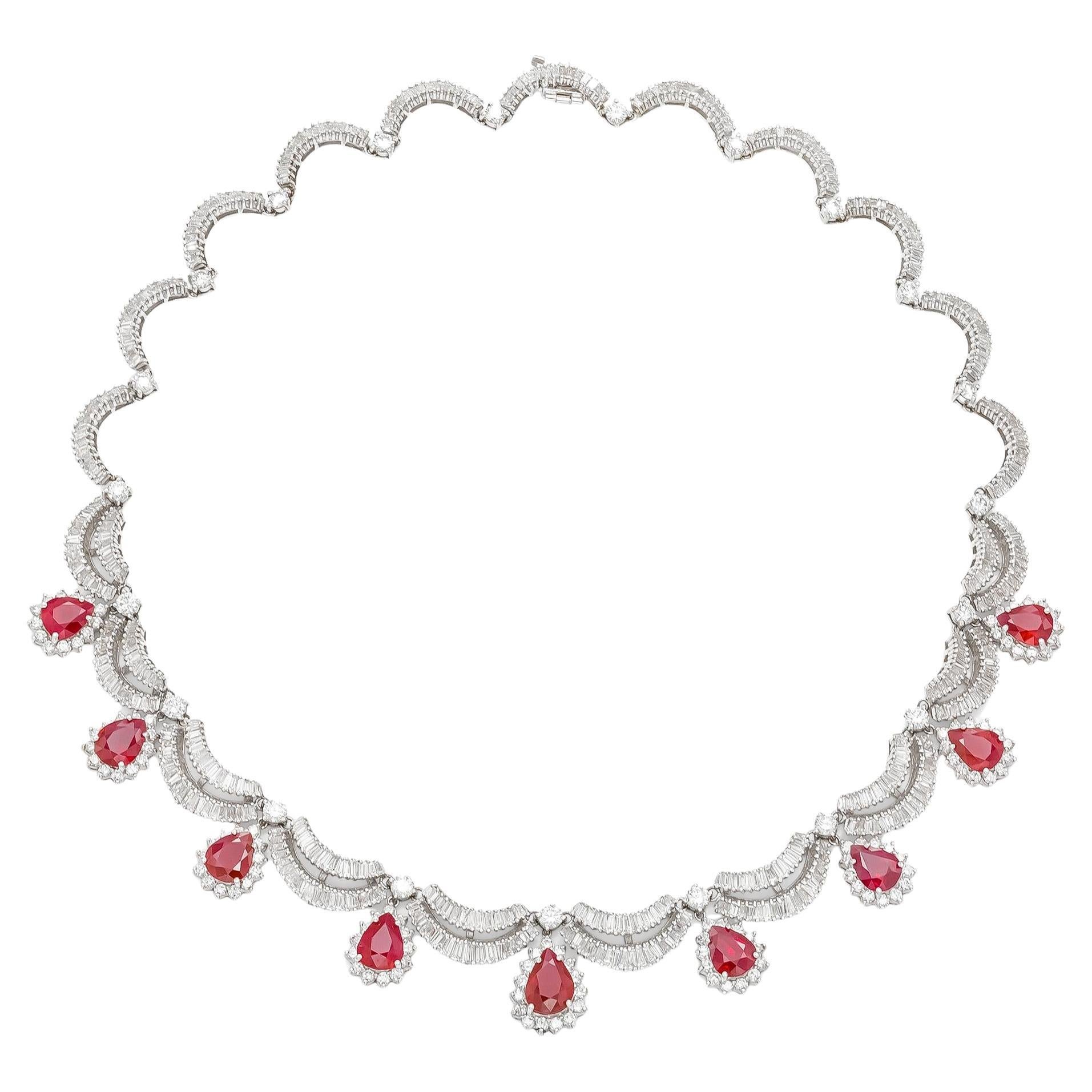 Collar de gotas de rubí en forma de pera de 16,15 quilates y diamantes de 22,10 quilates en venta