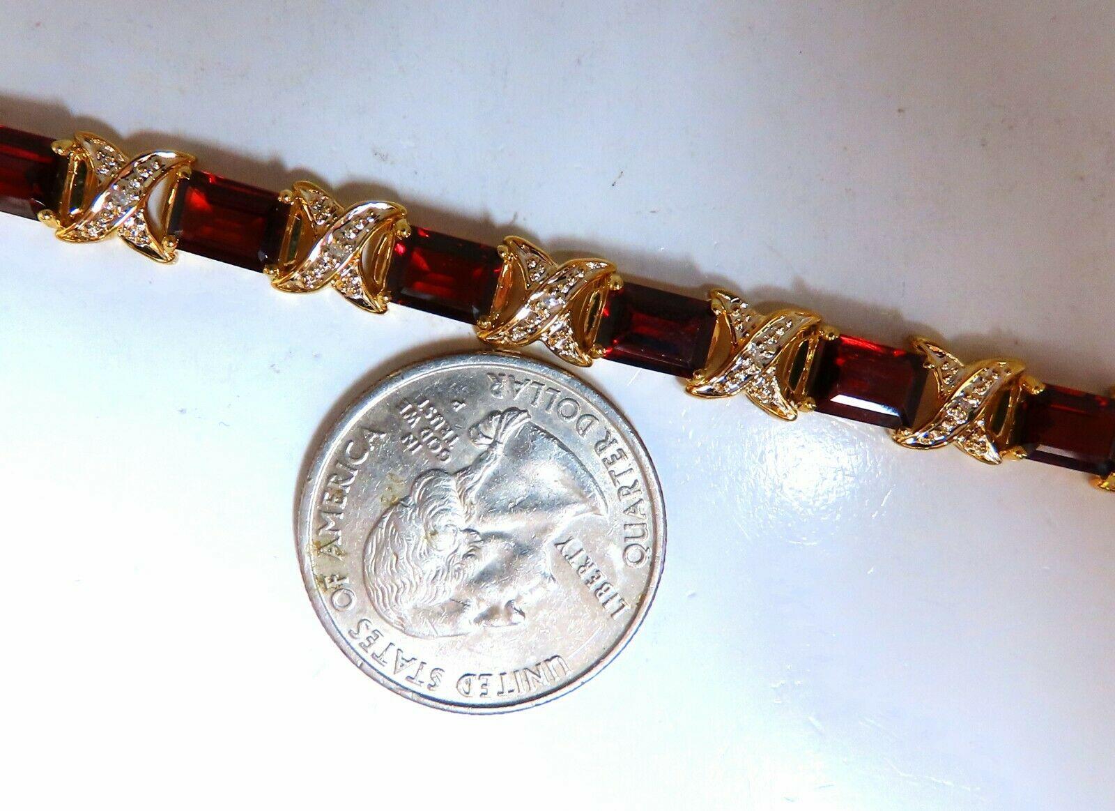 16.15 Carat Natural Garnets Diamond X Tennis Bracelet 14 Karat For Sale 3