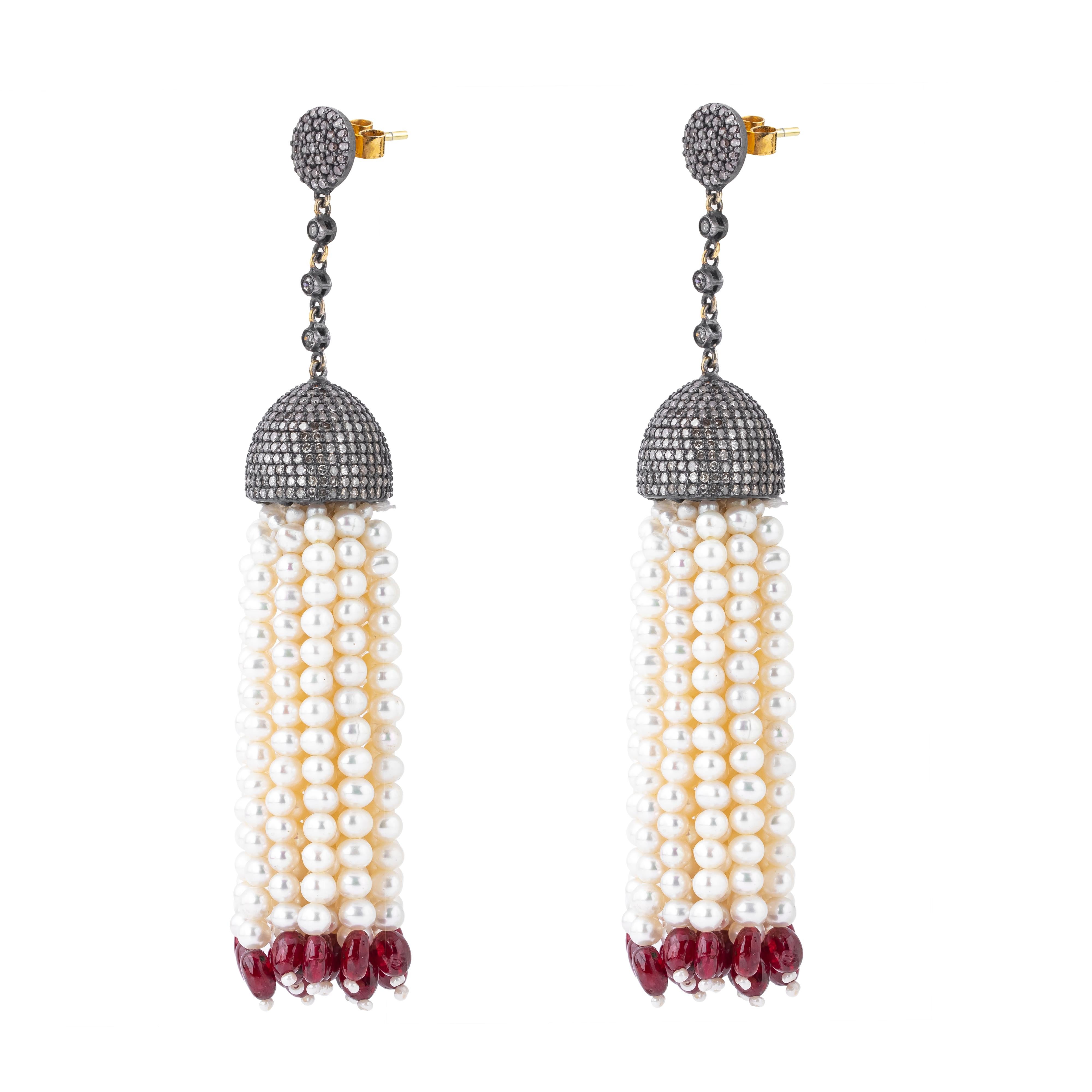 Round Cut 161.7 Carat Diamond, Pearl and Ruby Dangle Earrings For Sale