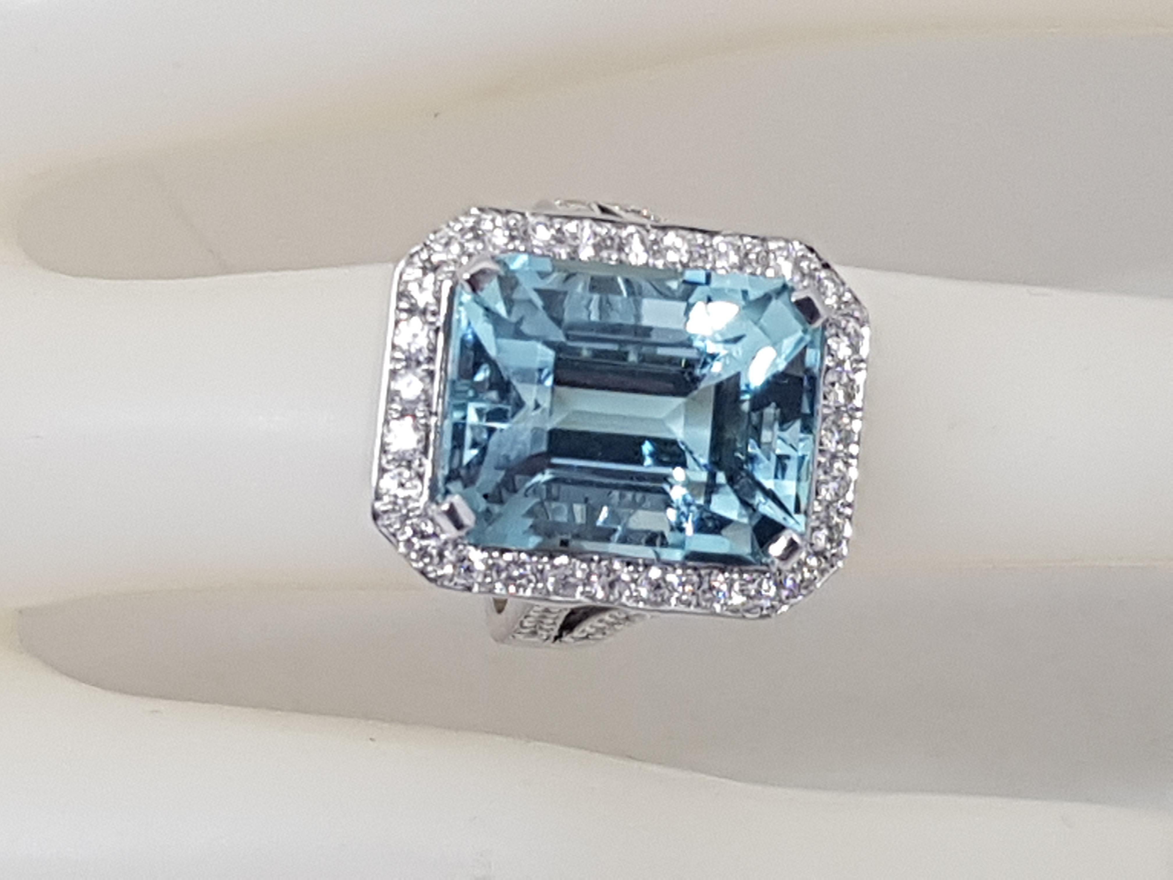 16.18 Carat 18 Karat White Gold Diamond Aquamarine Ring For Sale 6