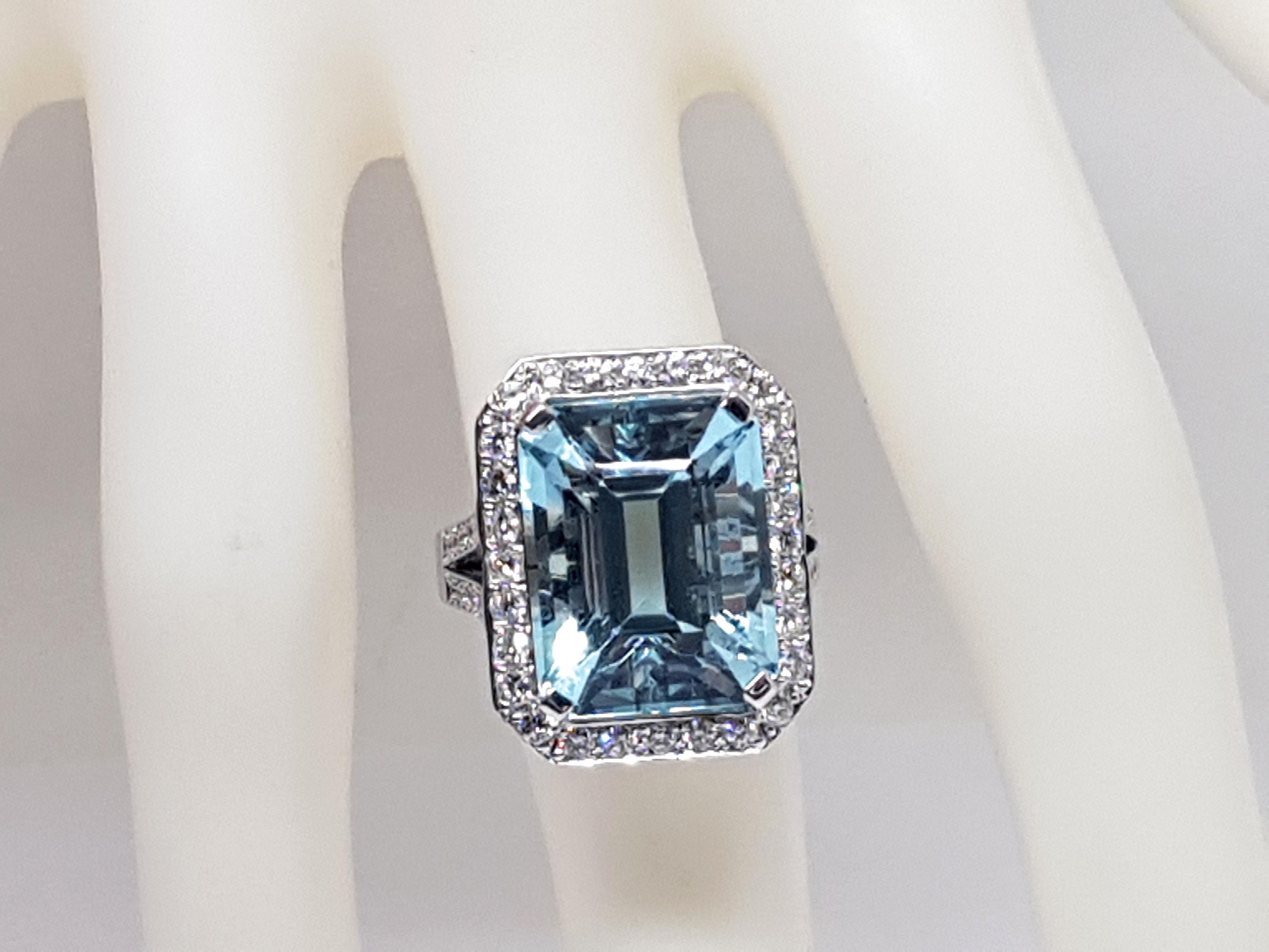 16.18 Carat 18 Karat White Gold Diamond Aquamarine Ring For Sale 7