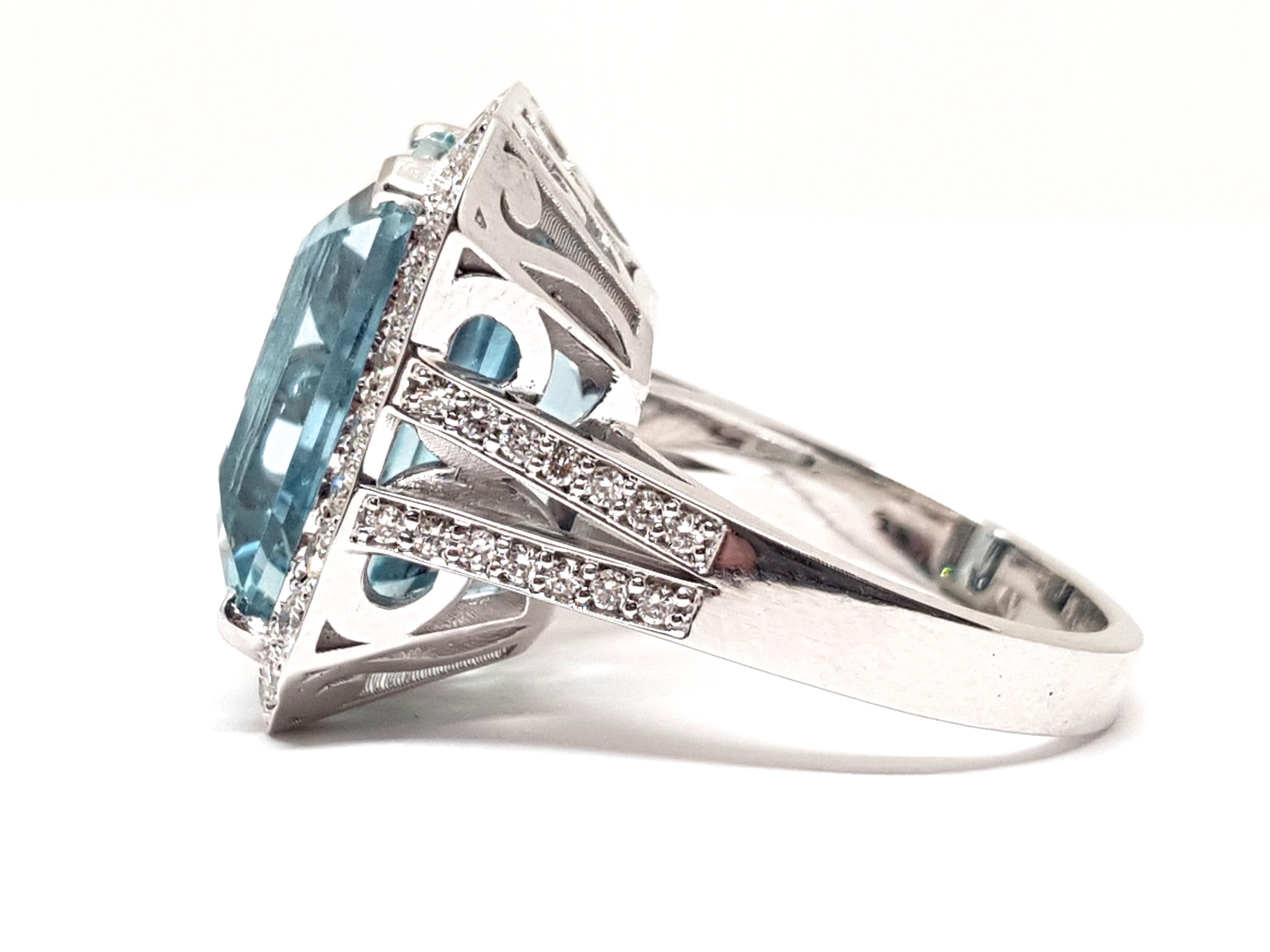 Women's 16.18 Carat 18 Karat White Gold Diamond Aquamarine Ring For Sale