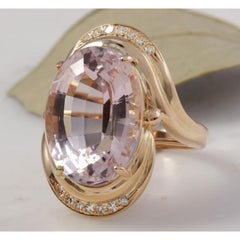 16.18 Carat Exquisite Natural Pink Kunzite and Diamond 14 Karat Solid Gold Ring