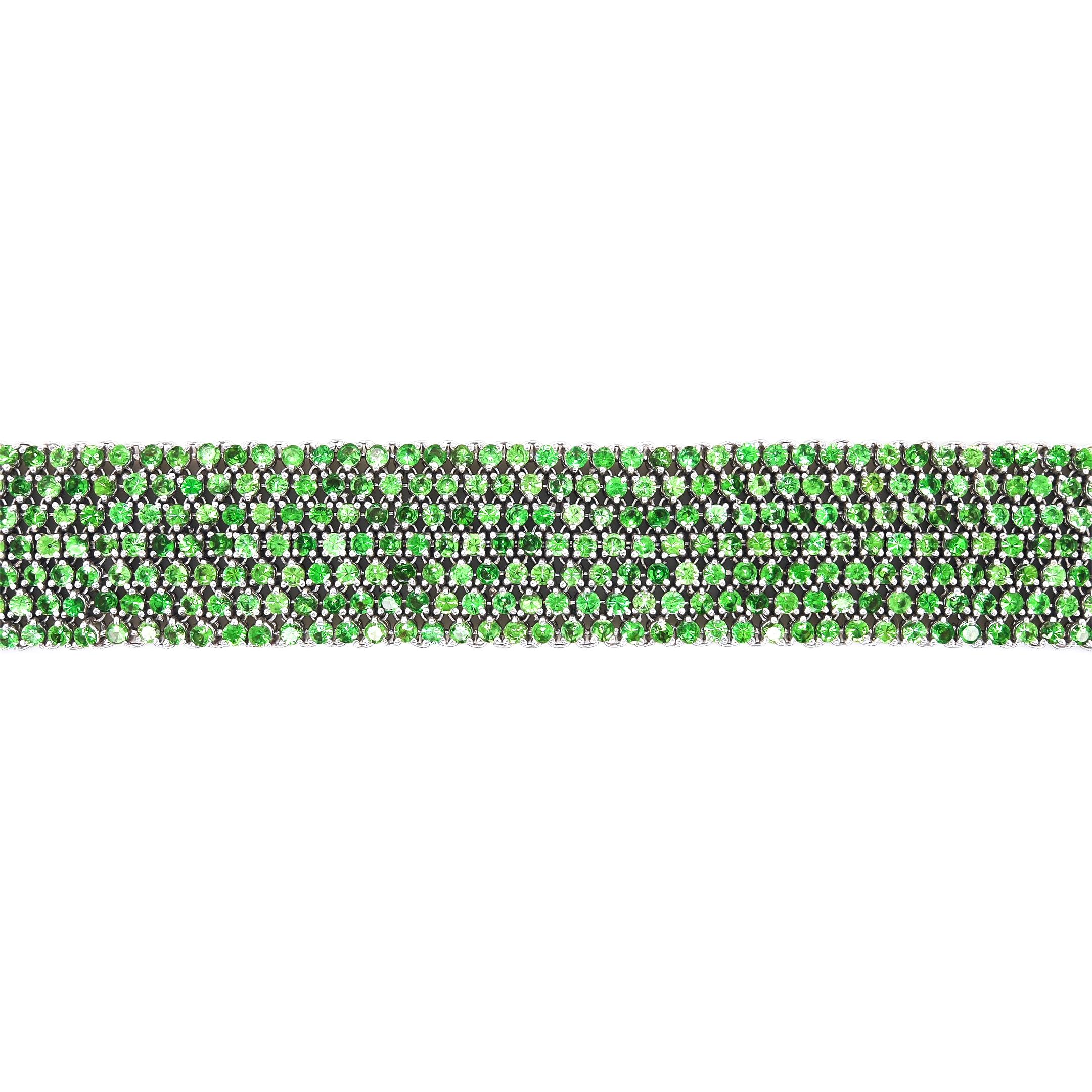 602 Tsavorite Garnet Gemstones: 16.19 Carats
Metal: 18K White Gold, 39.43 Grams