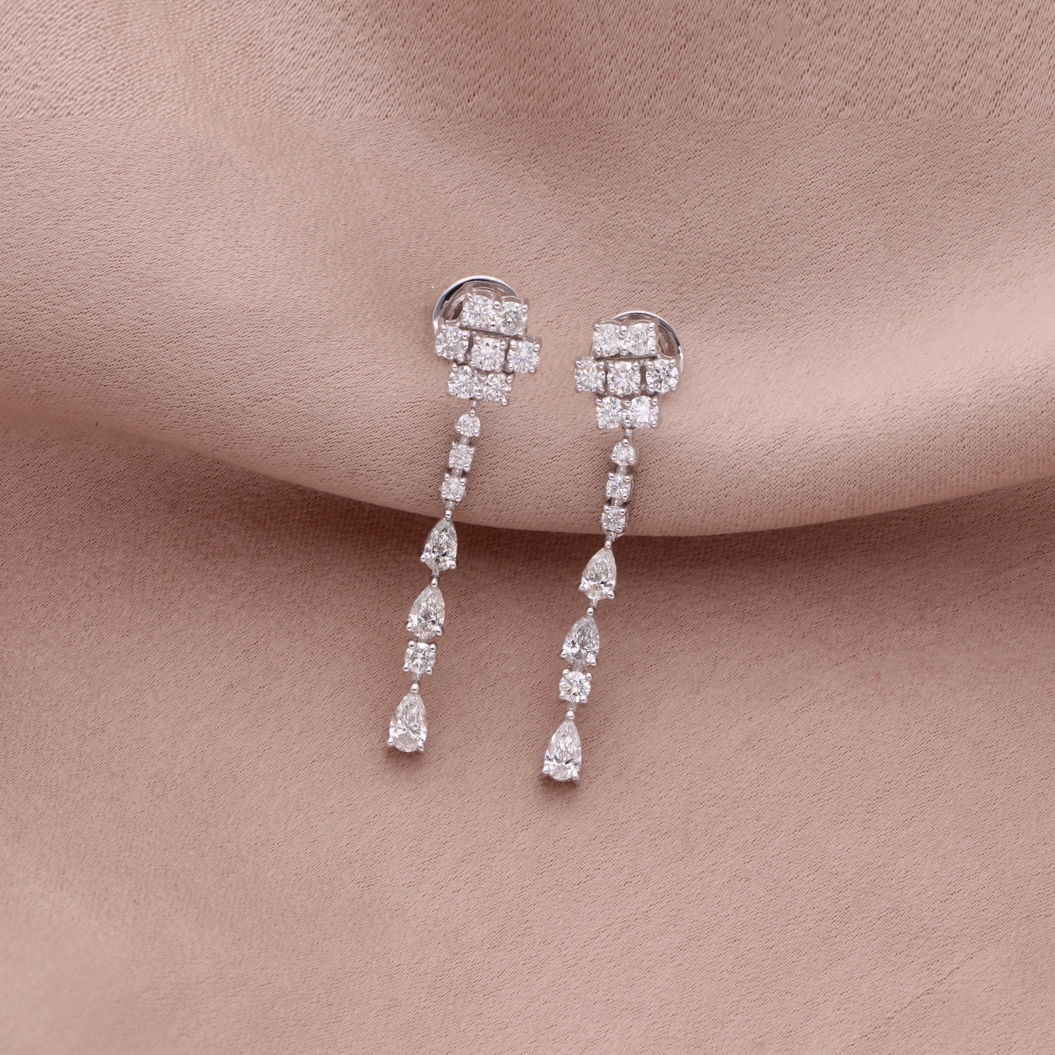 Pendientes colgantes de oro blanco de 14 quilates con un diamante natural SI/H de 1,61 quilates Corte pera en venta