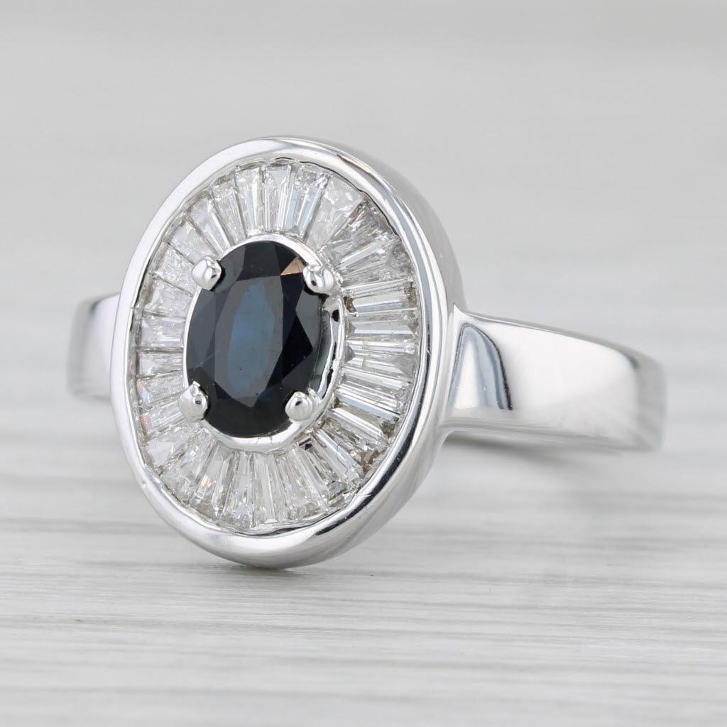 Anello aureolato con diamante e zaffiro blu da 1,61 ctw in oro bianco 14k, misura 7 di fidanzamento in vendita 1