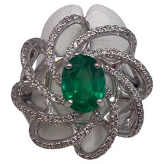 Anello con smeraldo ovale e diamante rotondo da 1,61 carati in oro bianco 18KT