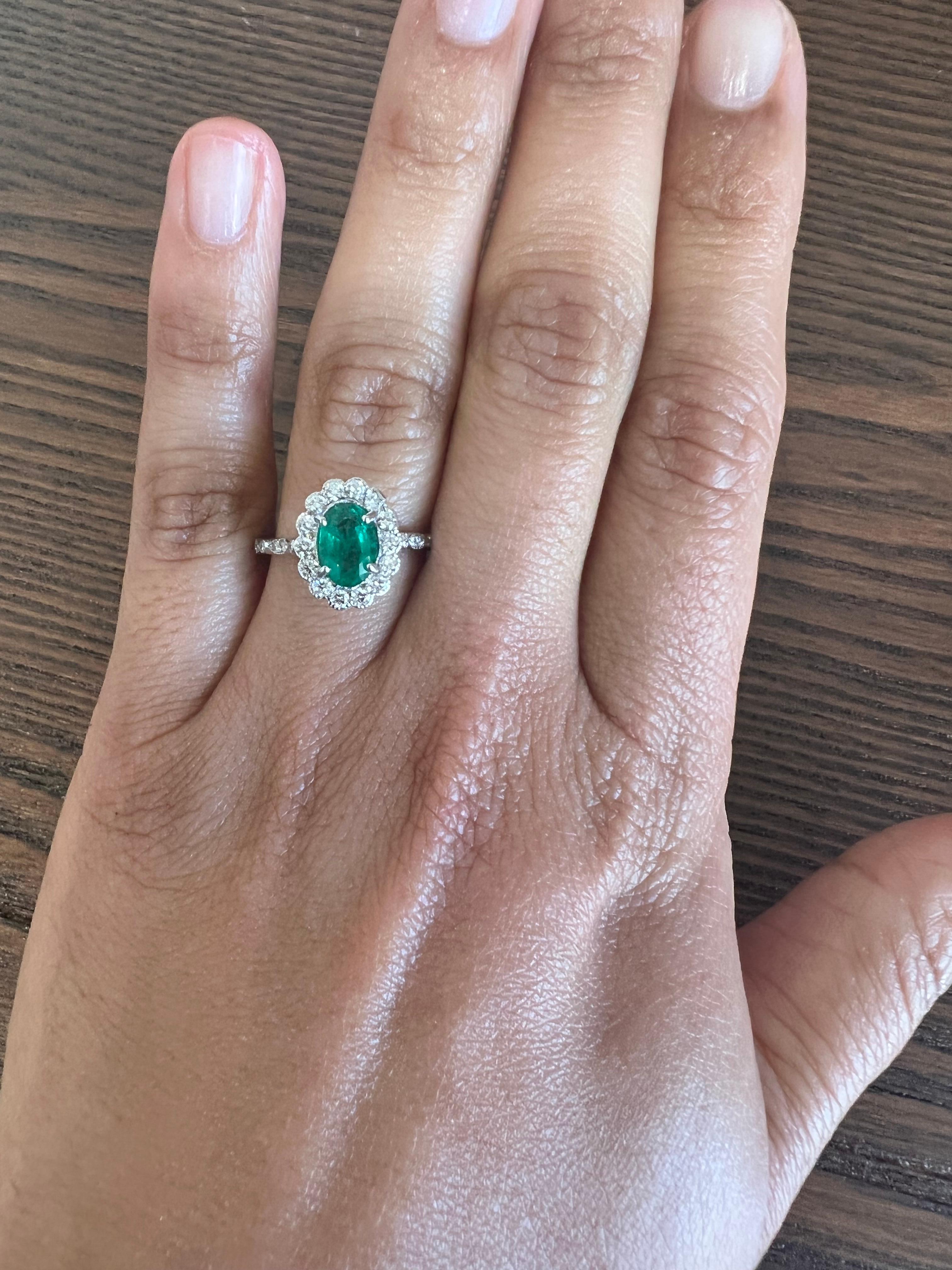 1.62 Carat Emerald Diamond White Gold Engagement Ring In New Condition For Sale In Los Angeles, CA