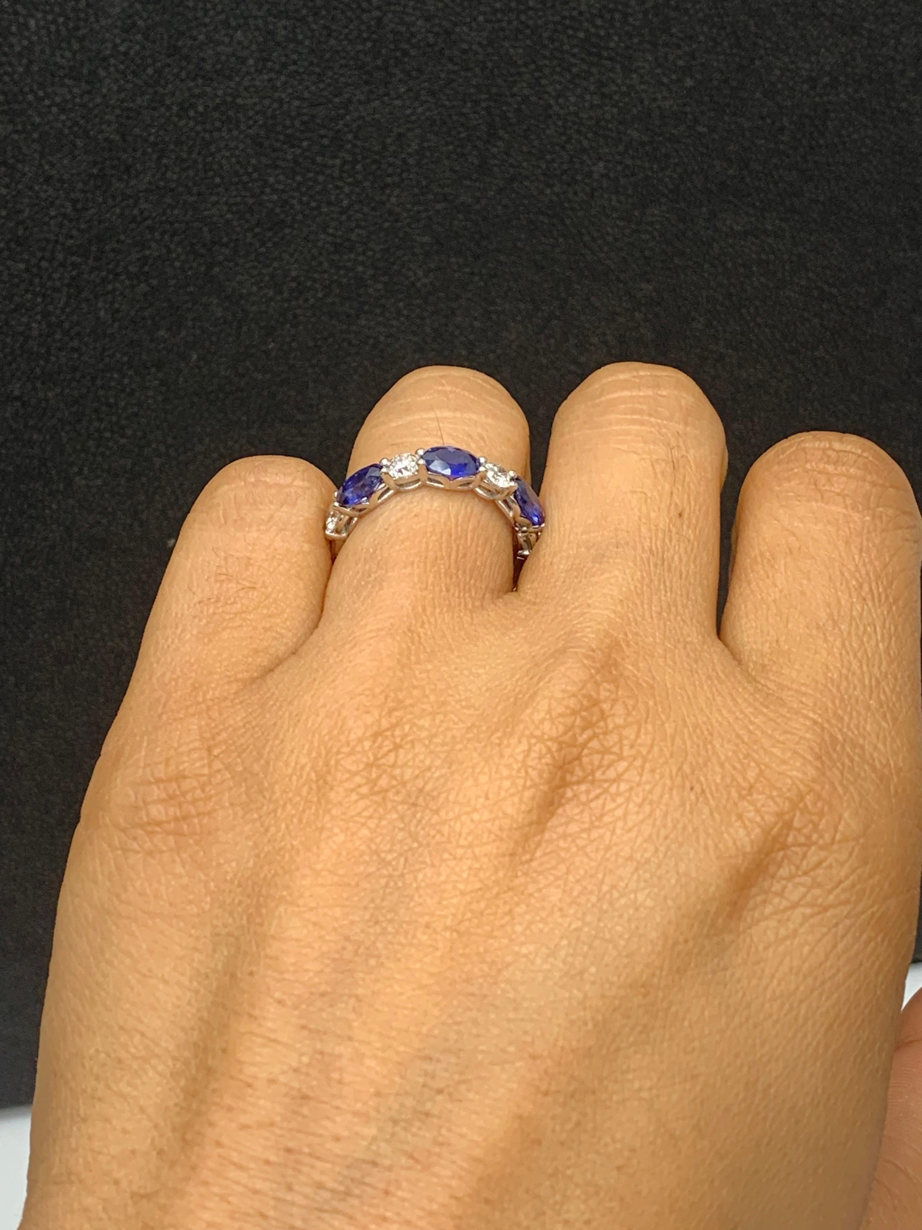 1.62 Carat Oval Cut Sapphire and Diamond Band in 14K White Gold In New Condition For Sale In NEW YORK, NY