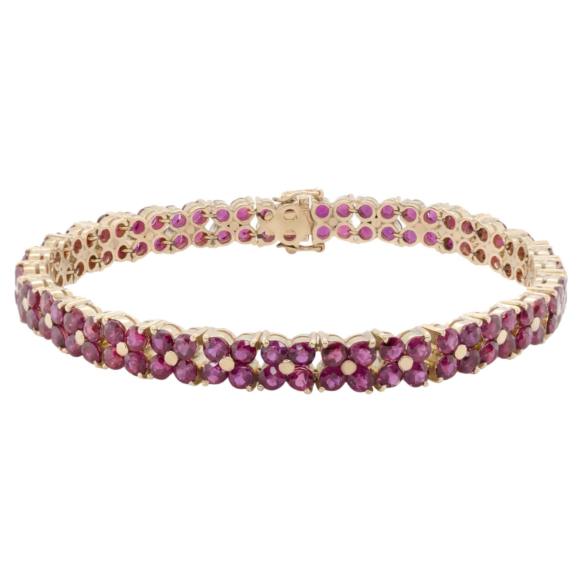 16.2 Karat Rubin-Blumen-Motiv-Armband aus 14 Karat Gelbgold im Angebot