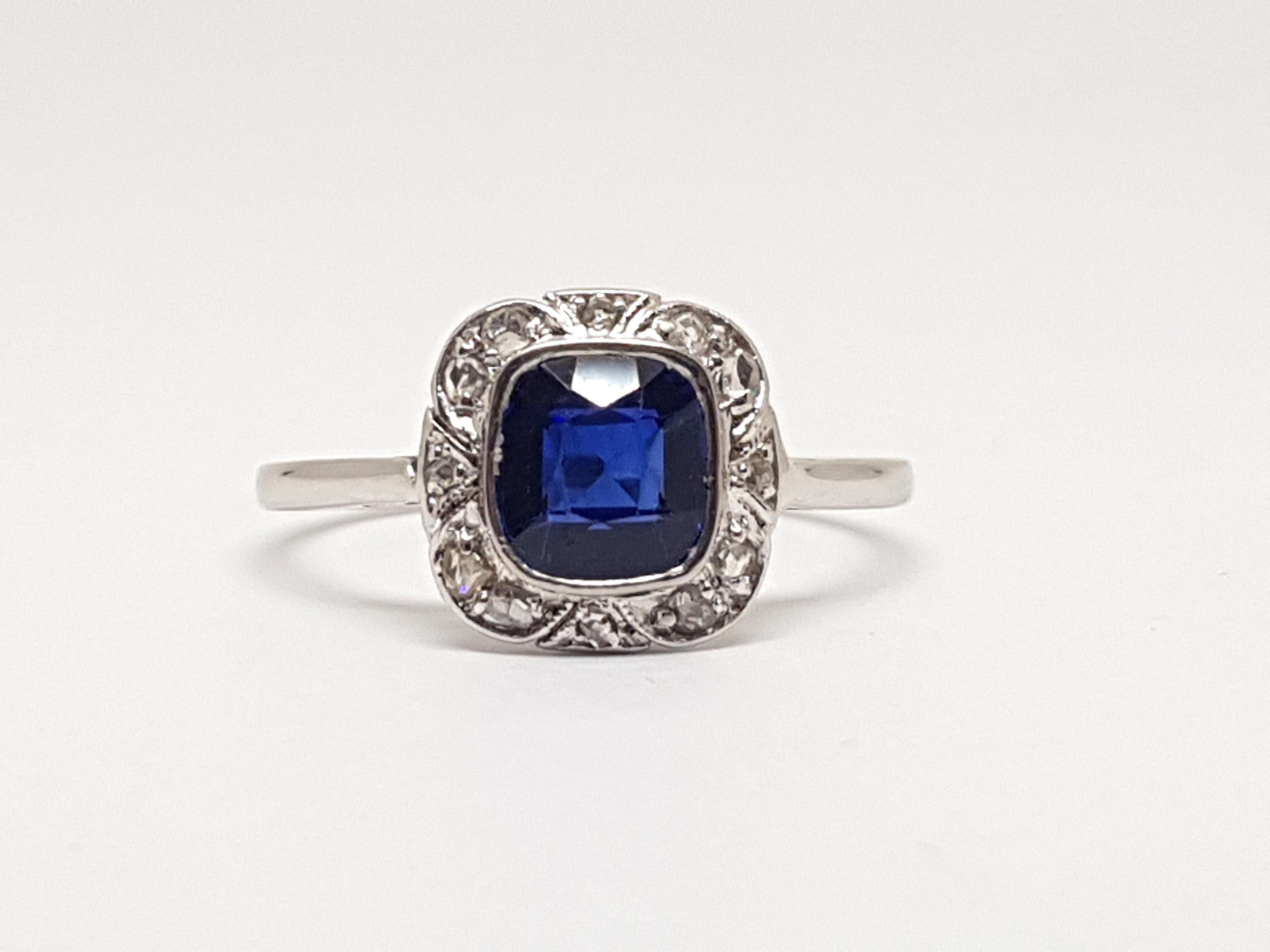 Contemporary 1.62 Carat White Gold Diamond Sapphire Ring For Sale