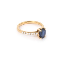1.62 carats Sapphire Diamonds 18 carats Yellow Gold Ring