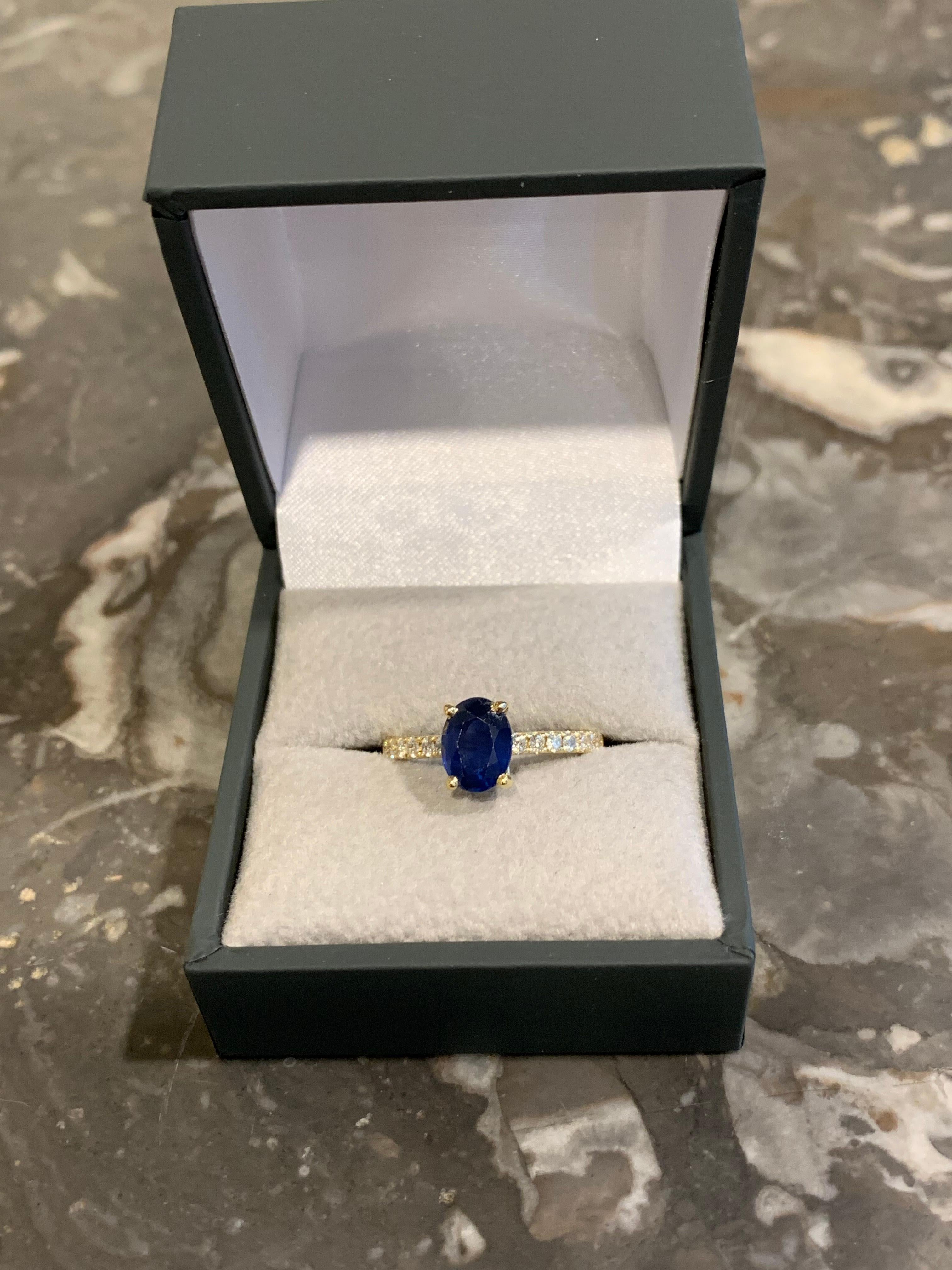 1.62 carats Sapphire Diamonds 18 carats Yellow Gold Ring In New Condition For Sale In Paris, FR