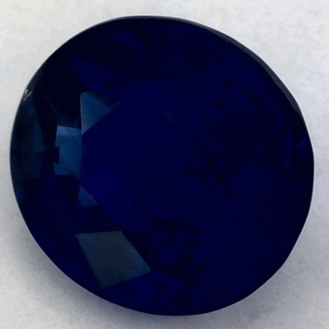 Questo zaffiro blu naturale offre eleganza e raffinatezza. Con la sua ricca saturazione del colore e il taglio preciso, è il centro perfetto per un anello di fidanzamento o un design di gioielli di lusso.

Questo zaffiro proviene dallo Sri Lanka