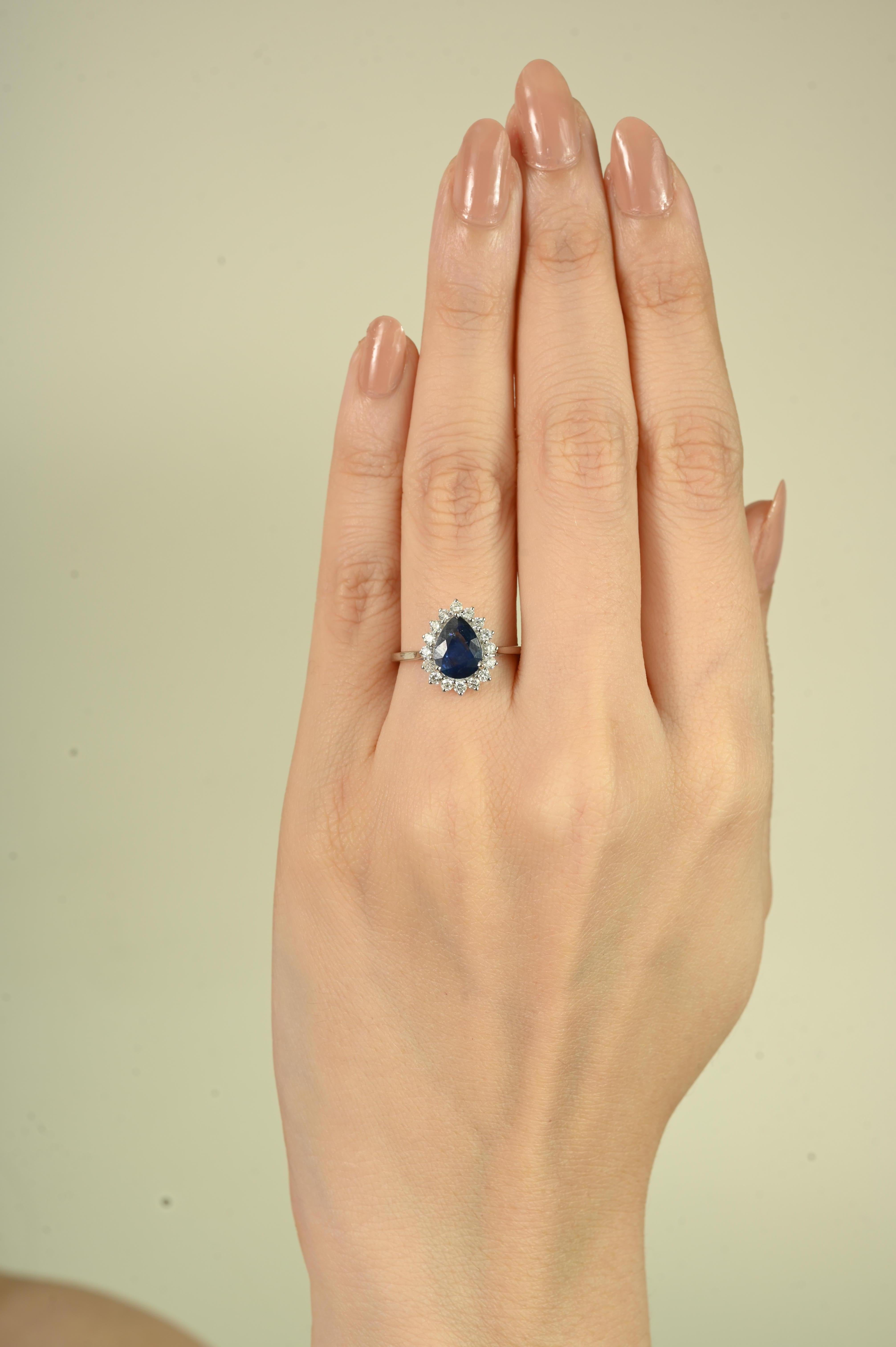 En venta: Anillo de compromiso de zafiro azul real y diamante pera de 1,62 quilates, engastado en oro blanco de 18 quilates  2