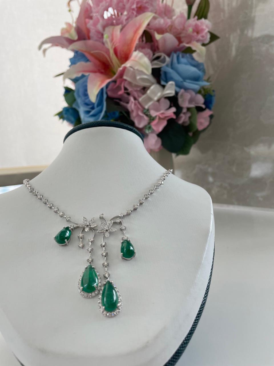 Moderno Collana di diamanti e pera dello Zambia da 16,20 carati in vendita