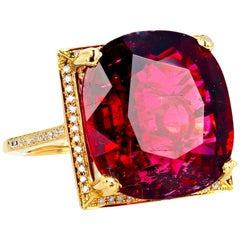 AJD Glitzerndes 16,21 Karat. Klarer roter Turmalin & Diamant 14 Kt. Gelbgold-Ring