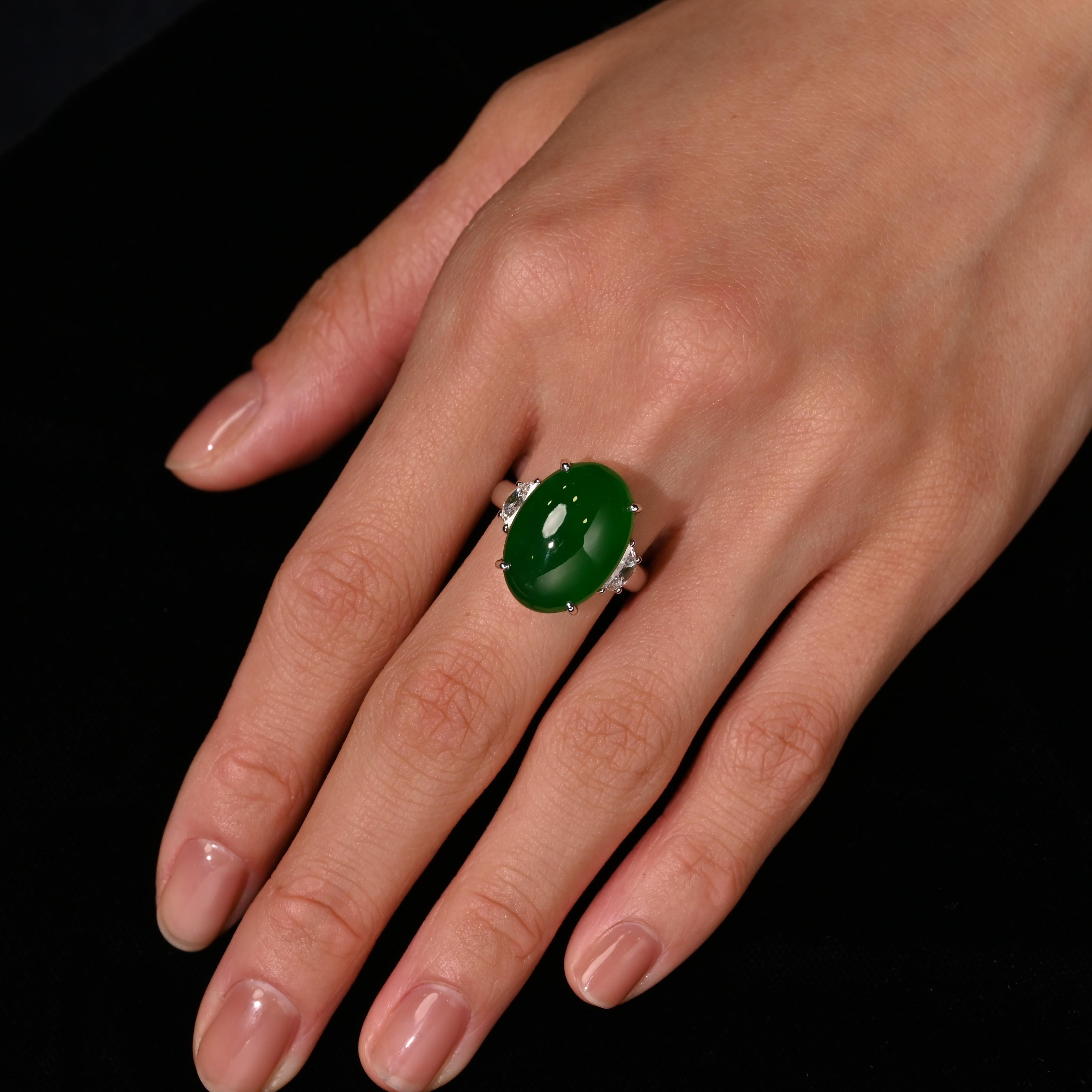 Contemporary 16.25 Carat Imperial Jade Ring  Fei Cui Jadeite Jade Type A For Sale