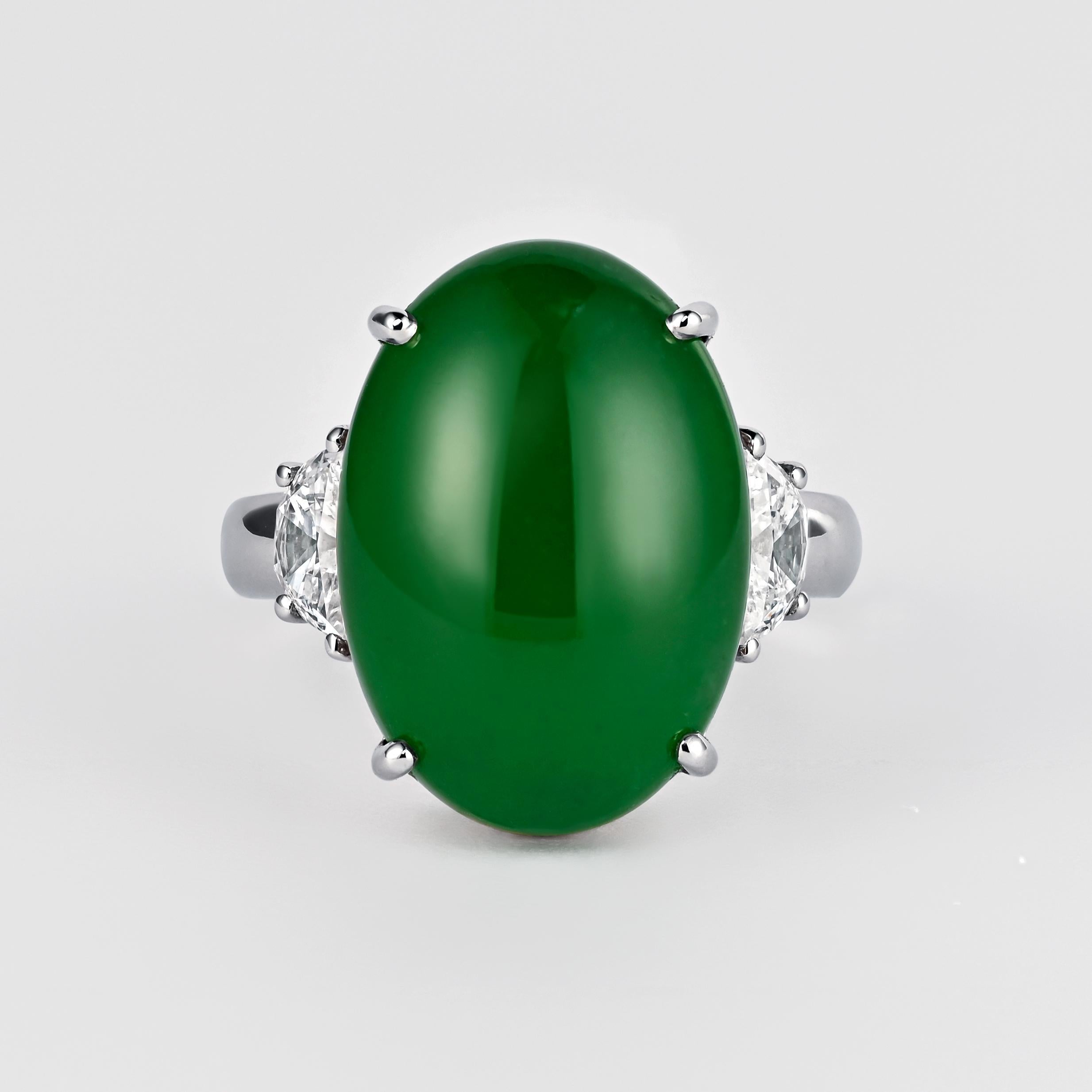 16.25 Carat Imperial Jade Ring  Fei Cui Jadeite Jade Type A In Good Condition For Sale In Miami, FL