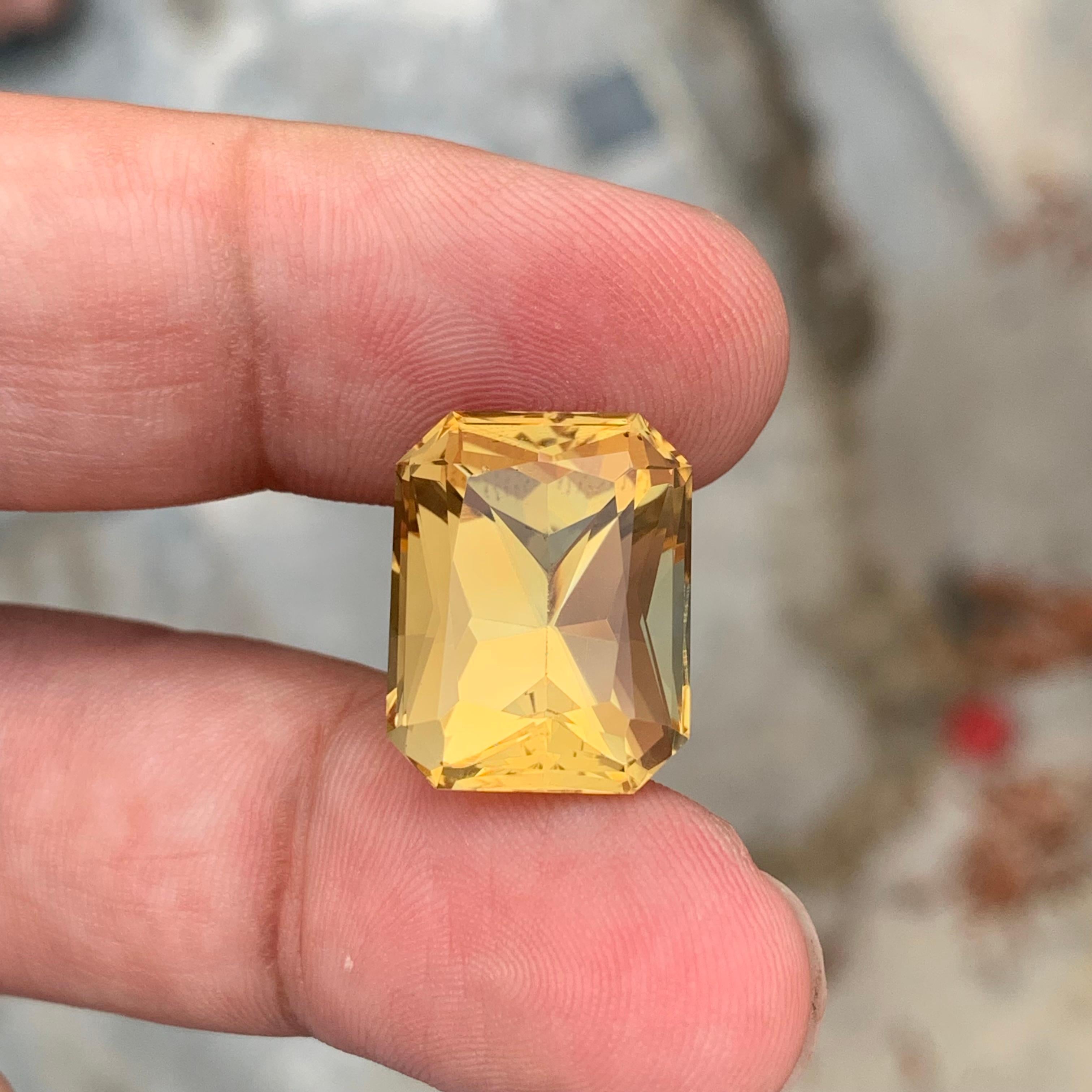 16,25 Karat Natürlicher Citrin im Scherenschliff Edelstein im Zustand „Neu“ im Angebot in Peshawar, PK