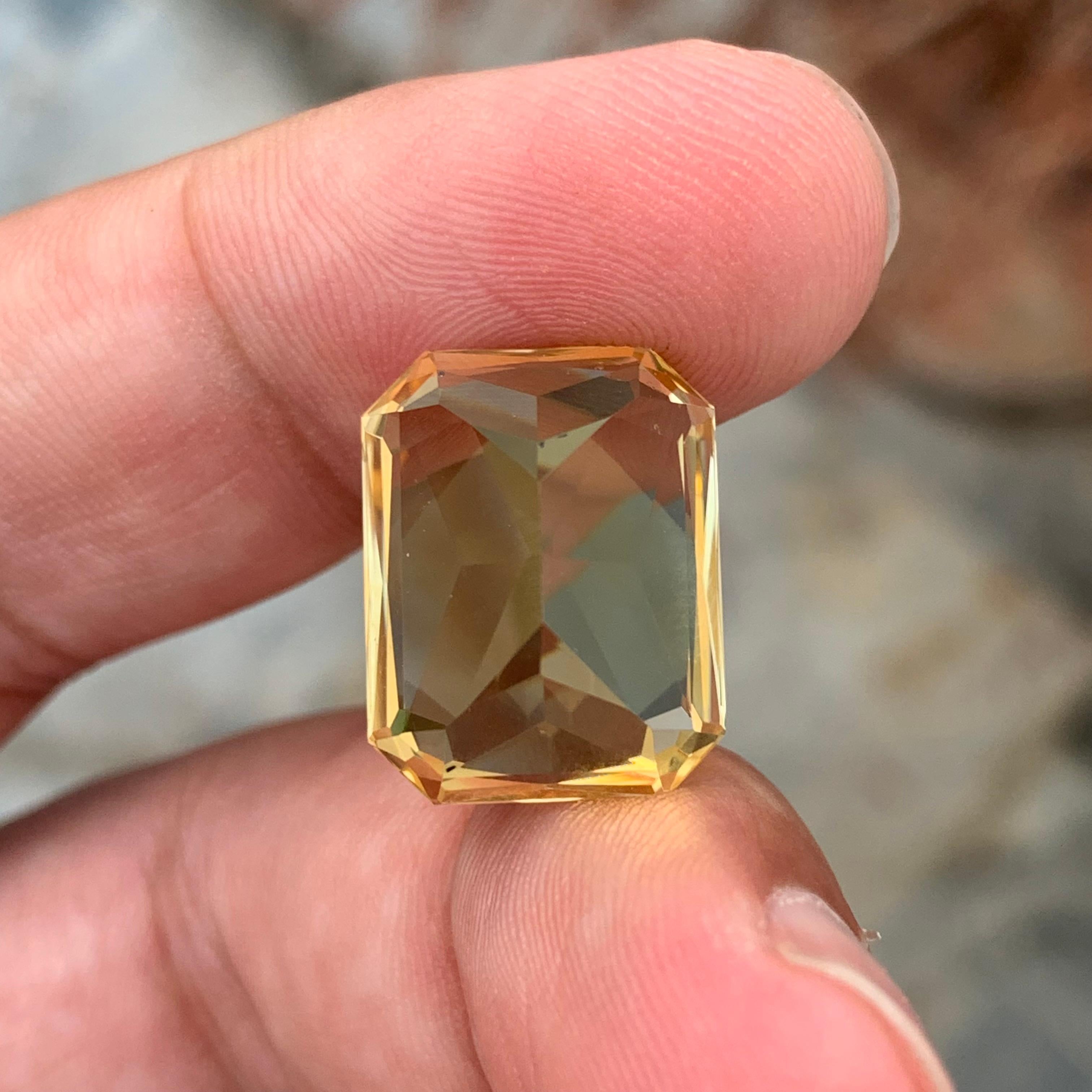 16,25 Karat Natürlicher Citrin im Scherenschliff Edelstein im Angebot 2
