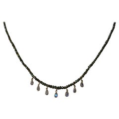 Collana in oro 18K con perle di diamante da 16,28 carati e pietra di luna arcobaleno