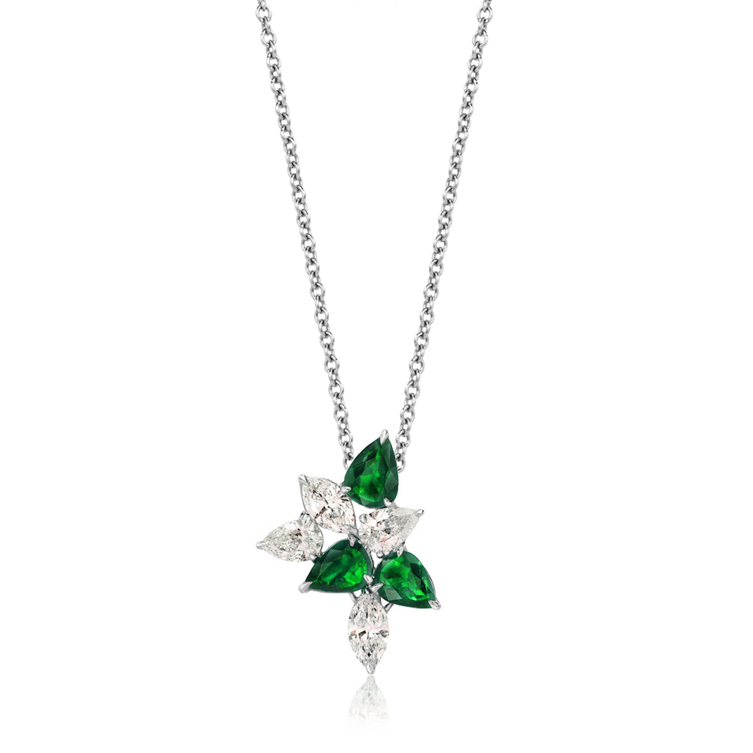 Pear Cut 16.29 Carats Emerald and Pear Shaped Diamond Cluster Set For Sale