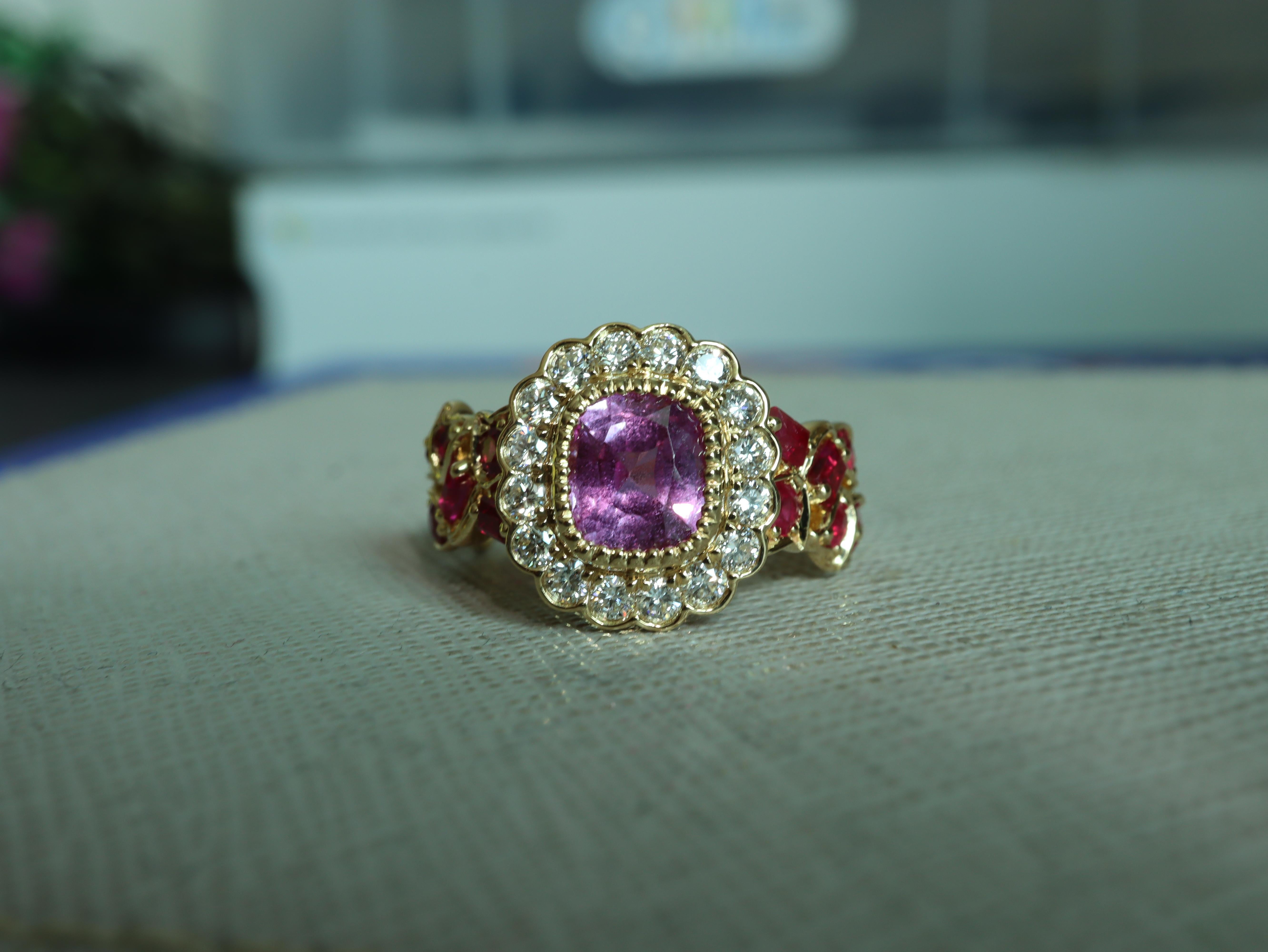 Women's 1.62Ct Burma No Heat Pink Sapphire ring With No Heat Burmese Ruby and Diamond For Sale