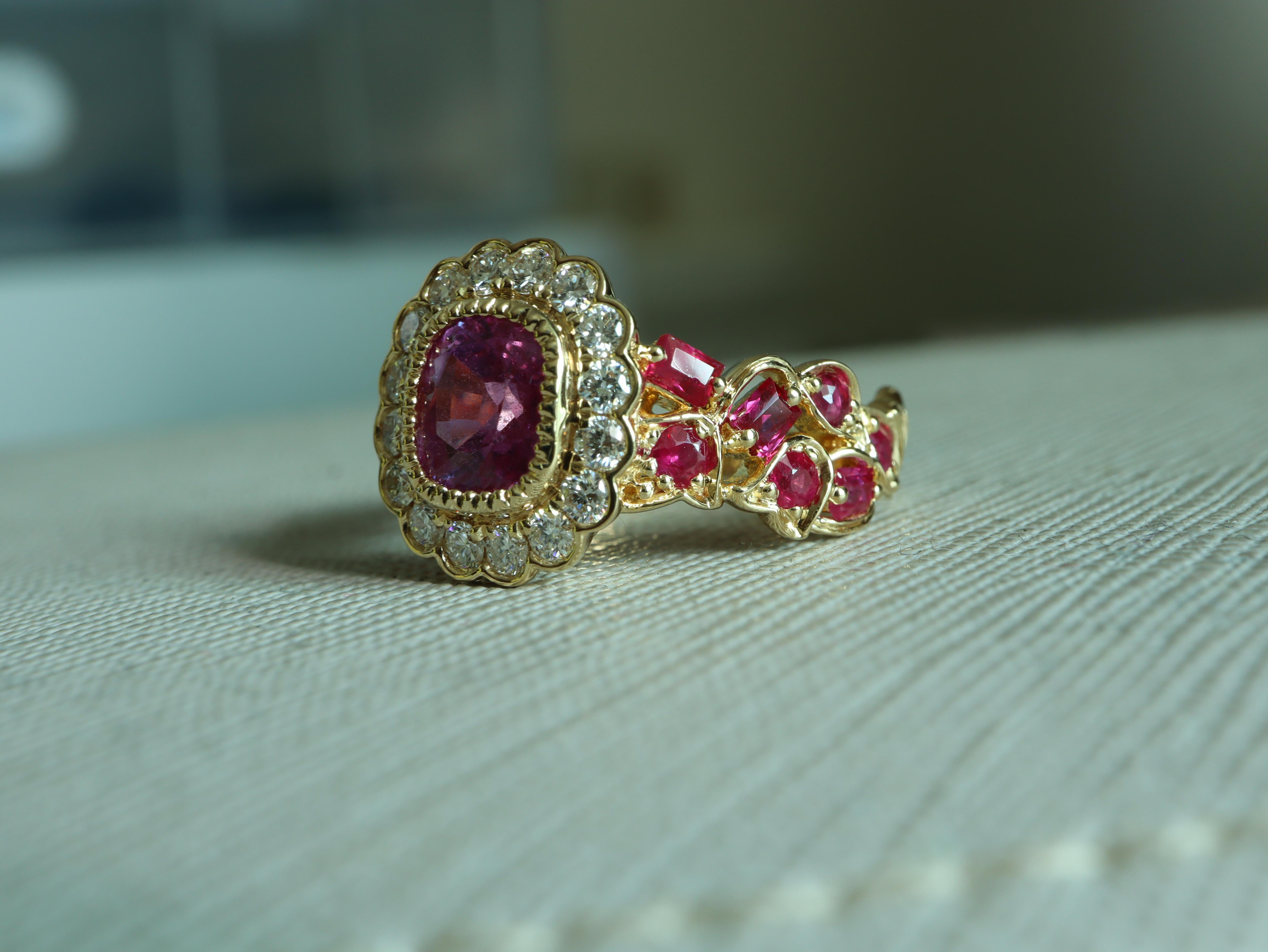 1,62 Karat burmesischer unbehandelter rosa Saphirring mit unbehandeltem burmesischem Rubin und Diamant im Angebot 1