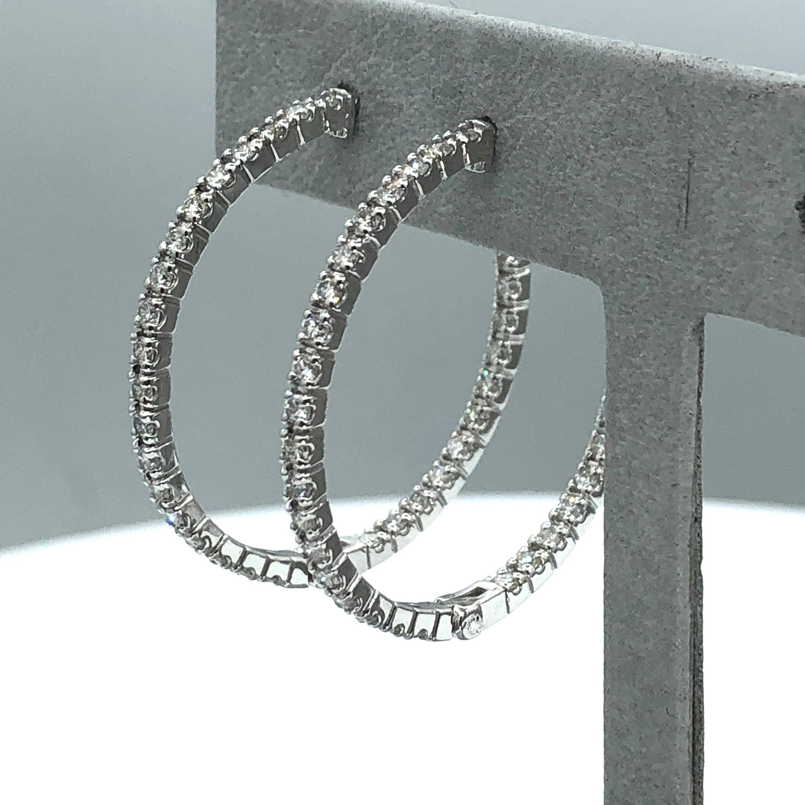 Modern Conflict Free Diamond Hoop Earrings 1.62 Carats in 14 Karat white Gold For Sale