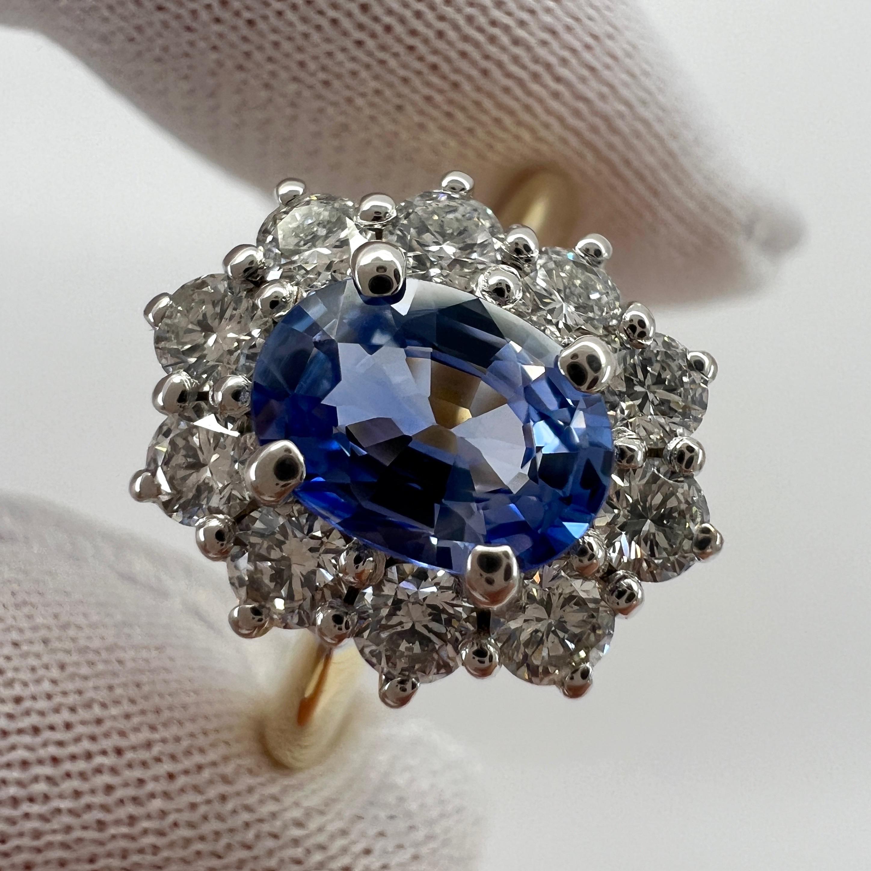 1.62ct Fine Vivid Blue Ceylon Sapphire & Diamond Cluster Cocktail 18k Gold Ring In New Condition For Sale In Birmingham, GB
