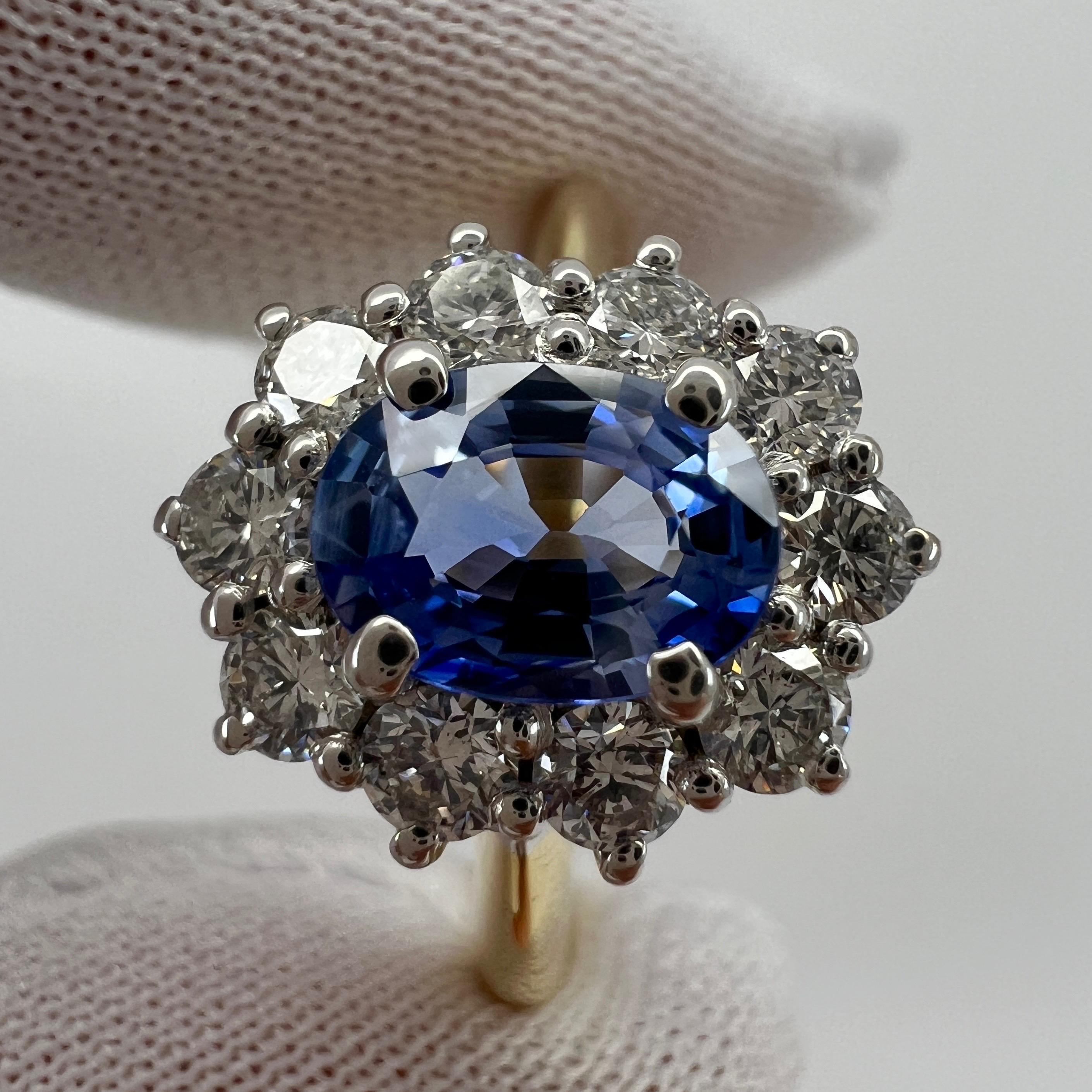 Women's or Men's 1.62ct Fine Vivid Blue Ceylon Sapphire & Diamond Cluster Cocktail 18k Gold Ring For Sale