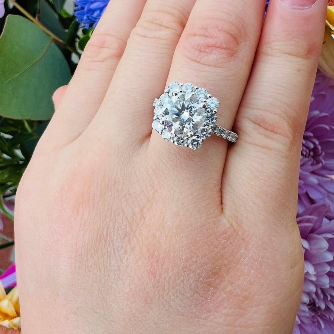 1.62ct GIA F/VS Natural Diamond Halo Engagement Ring In Excellent Condition For Sale In San Francisco, CA